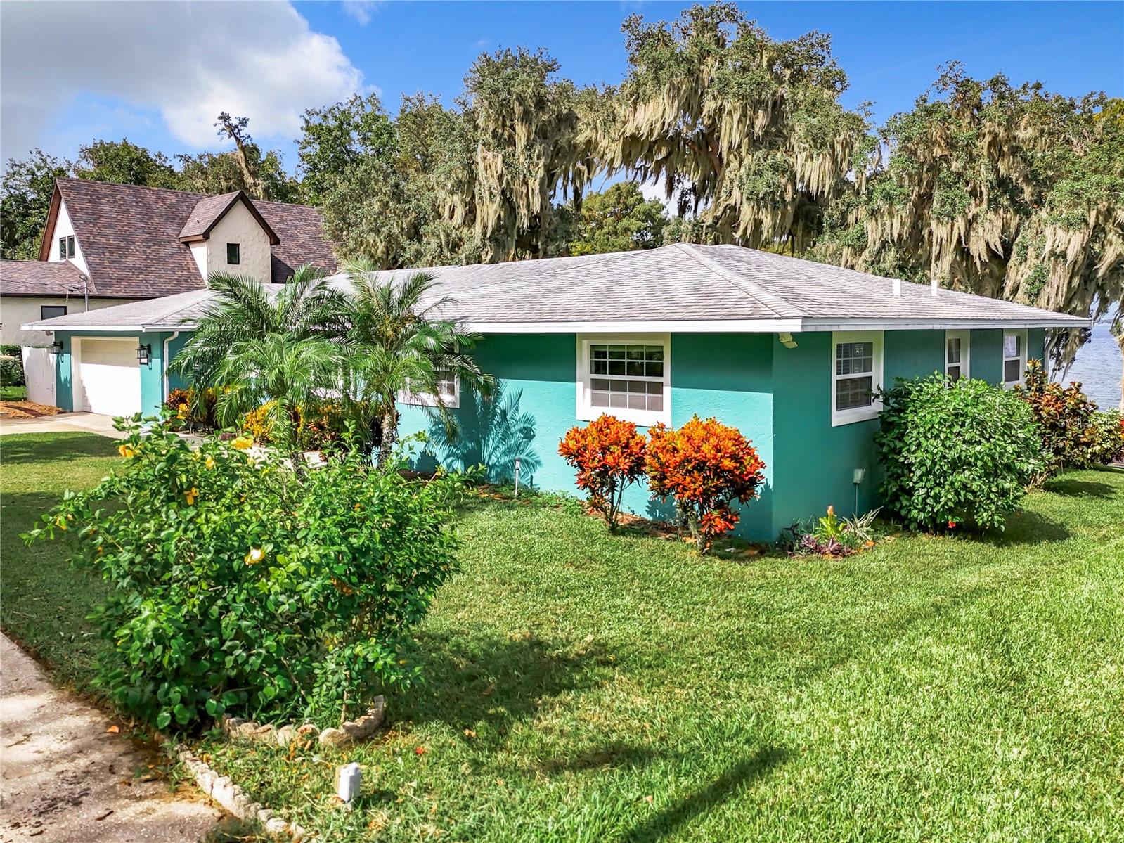 1559 LAKESHORE DR, EUSTIS, FL, 32726