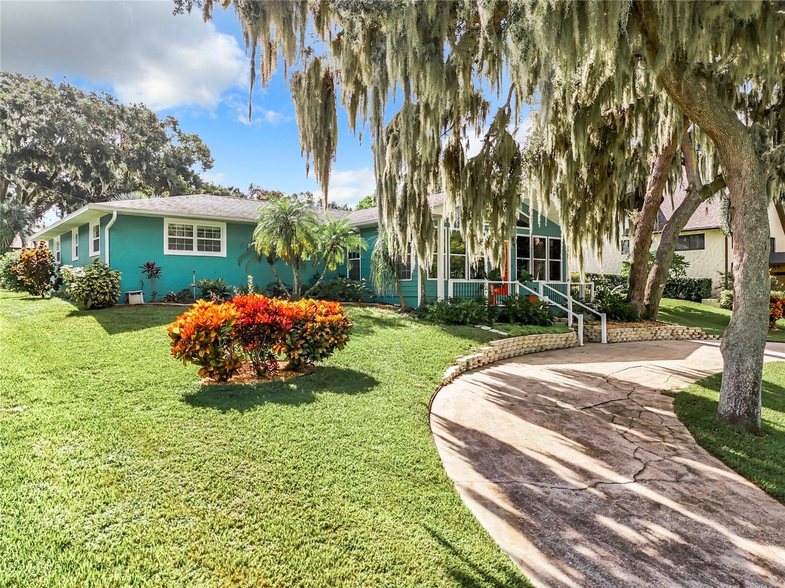 1559 LAKESHORE DR, EUSTIS, FL, 32726