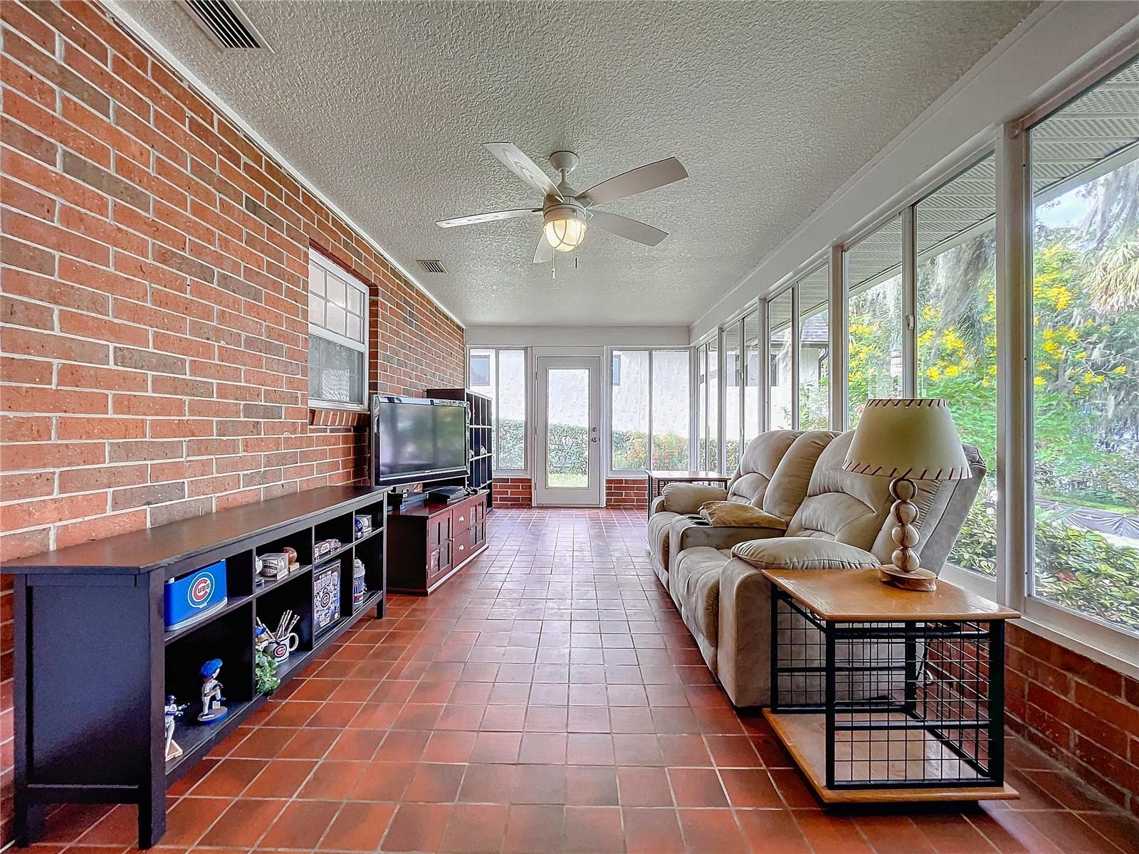 1559 LAKESHORE DR, EUSTIS, FL, 32726