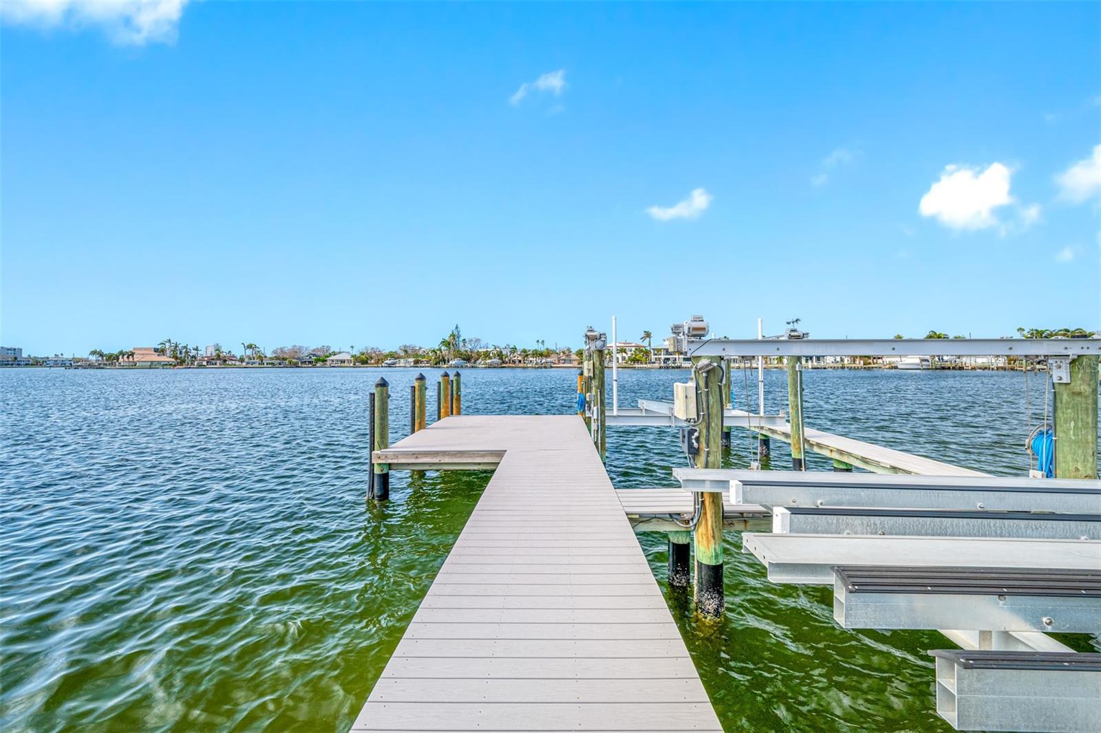 10248 TARPON DR, TREASURE ISLAND, FL, 33706