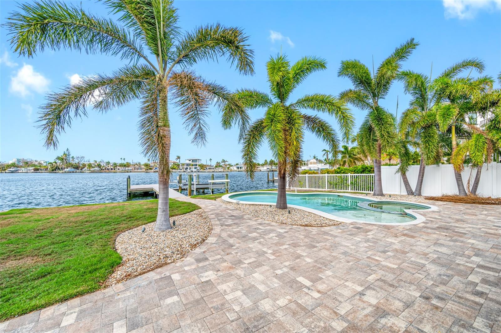 10248 TARPON DR, TREASURE ISLAND, FL, 33706
