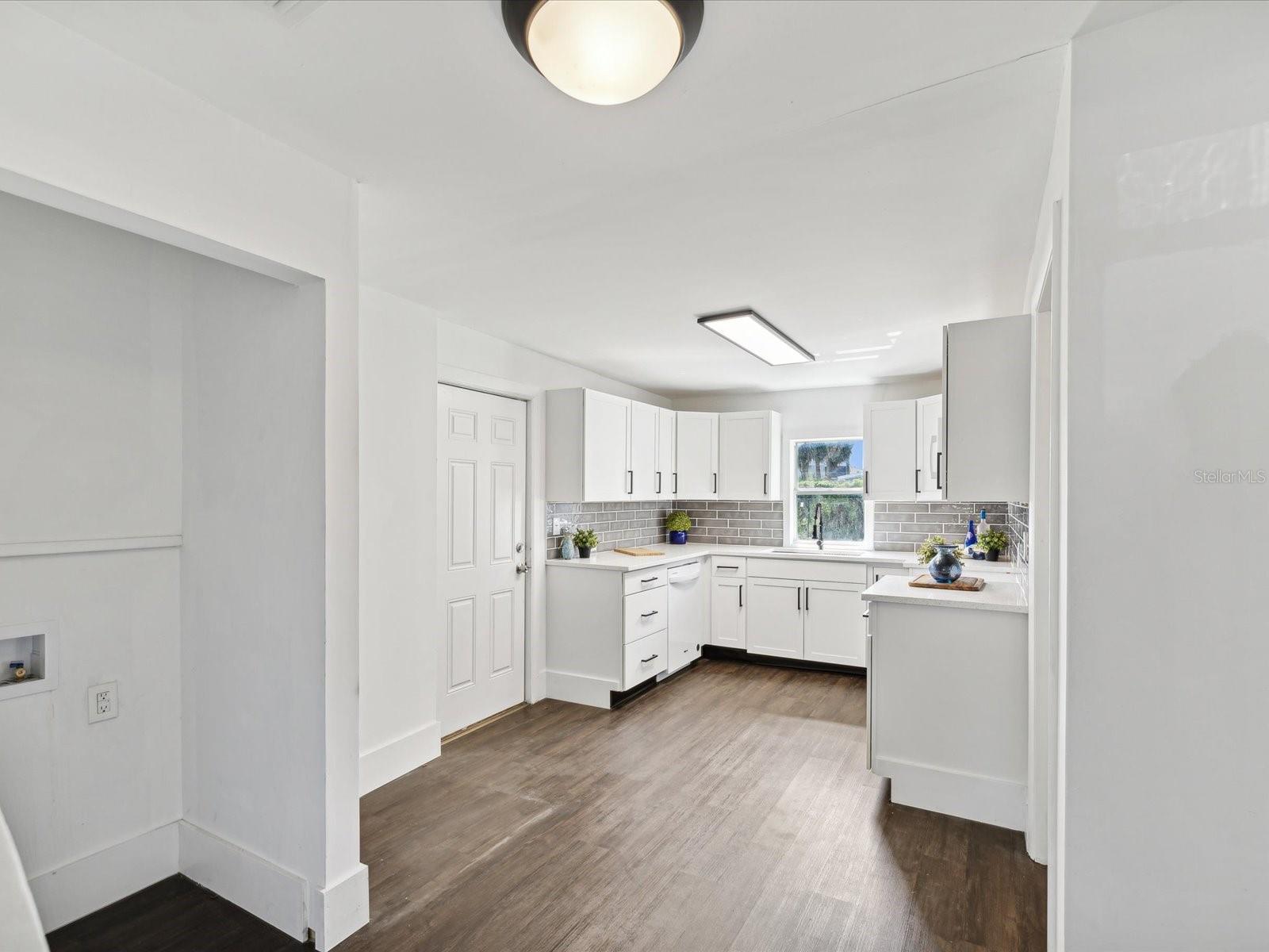 102 W NORTH BAY ST, TAMPA, FL, 33603