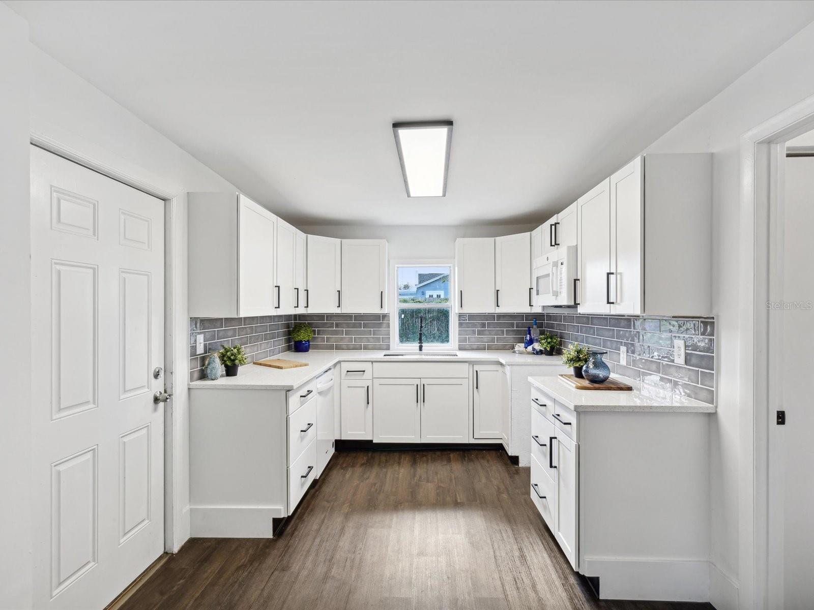 102 W NORTH BAY ST, TAMPA, FL, 33603