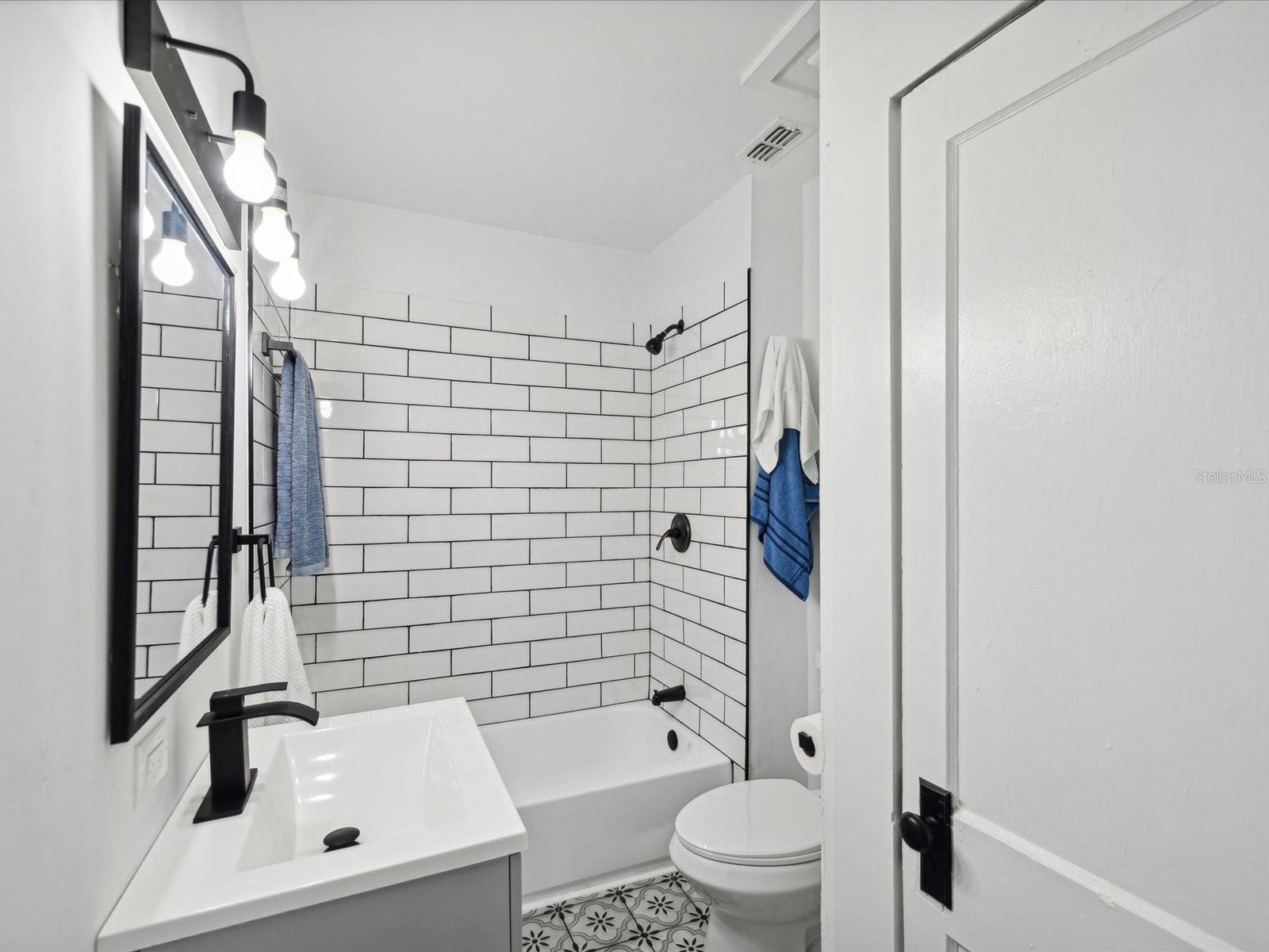 102 W NORTH BAY ST, TAMPA, FL, 33603