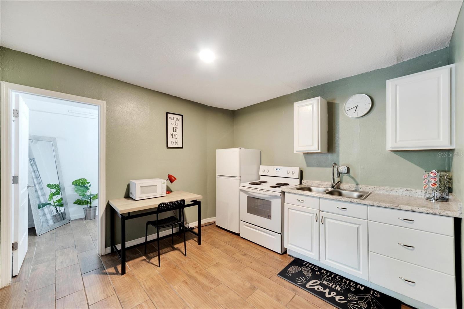 909 E CAYUGA ST #A, TAMPA, FL, 33603