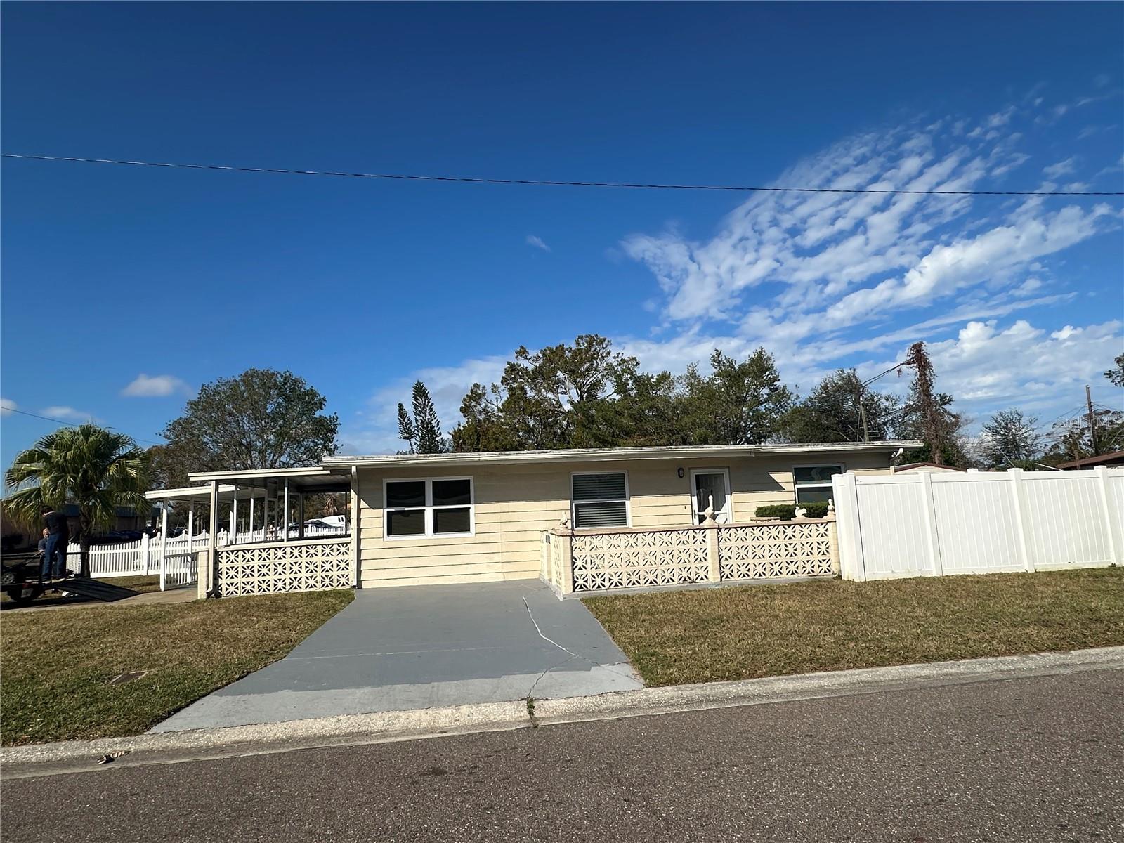 805 64TH AVE N, ST PETERSBURG, FL, 33702