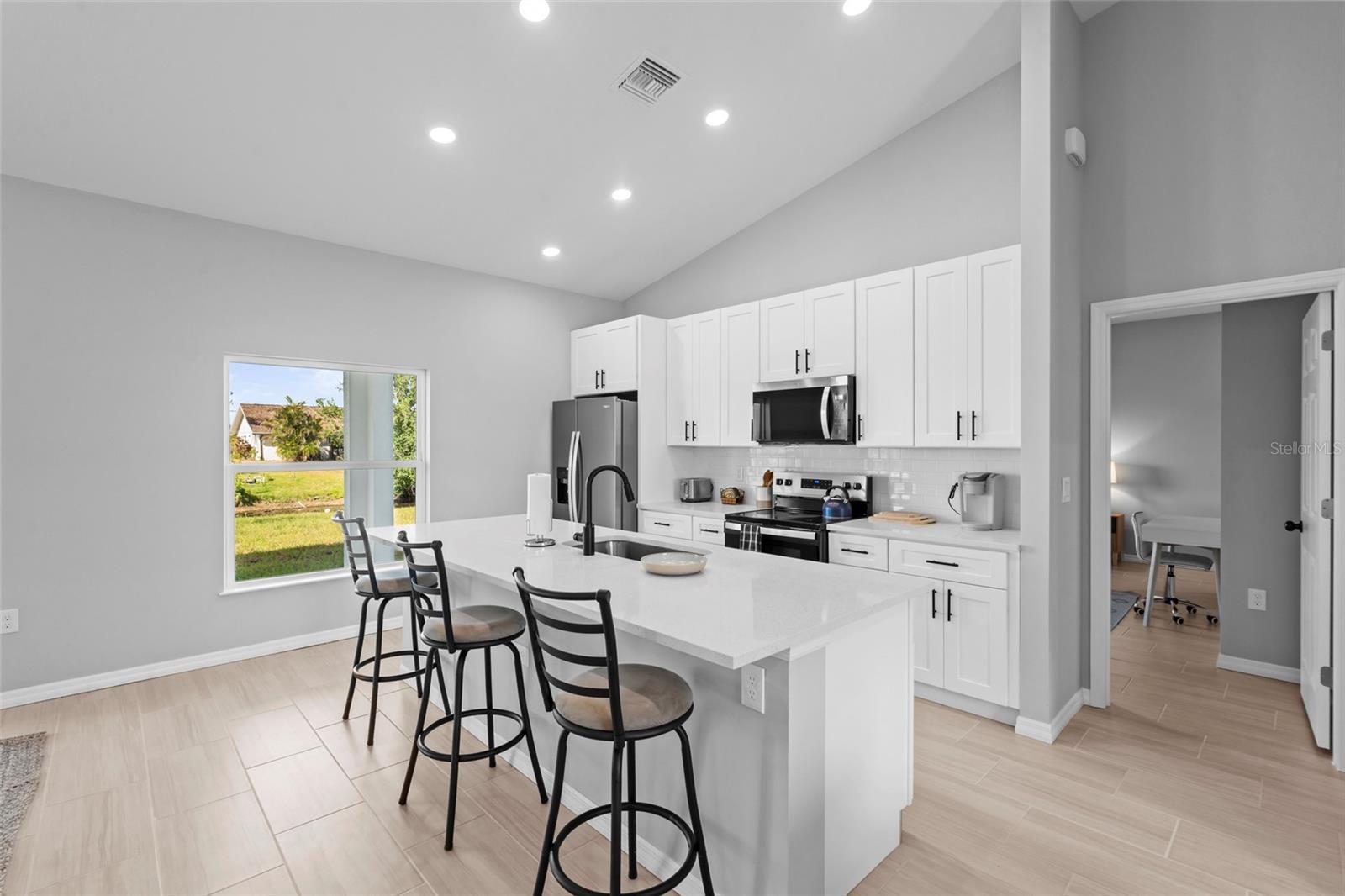 220 MARK TWAIN LN, ROTONDA WEST, FL, 33947