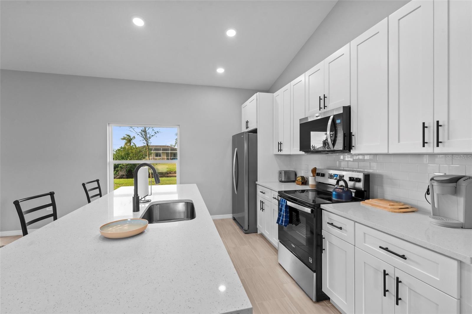 220 MARK TWAIN LN, ROTONDA WEST, FL, 33947