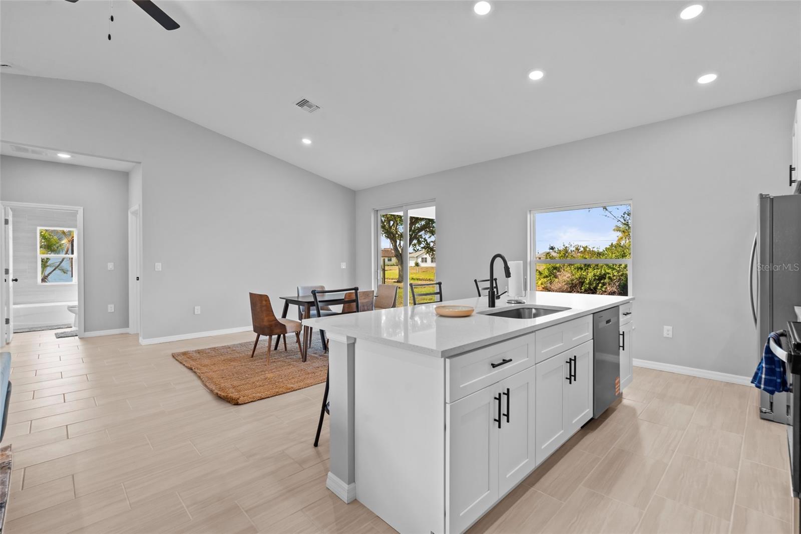 220 MARK TWAIN LN, ROTONDA WEST, FL, 33947