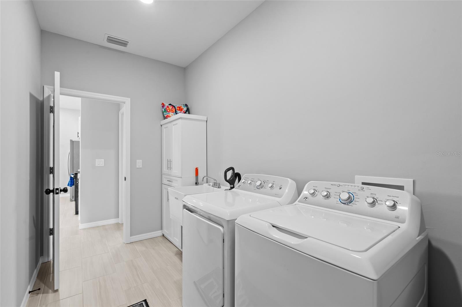 220 MARK TWAIN LN, ROTONDA WEST, FL, 33947