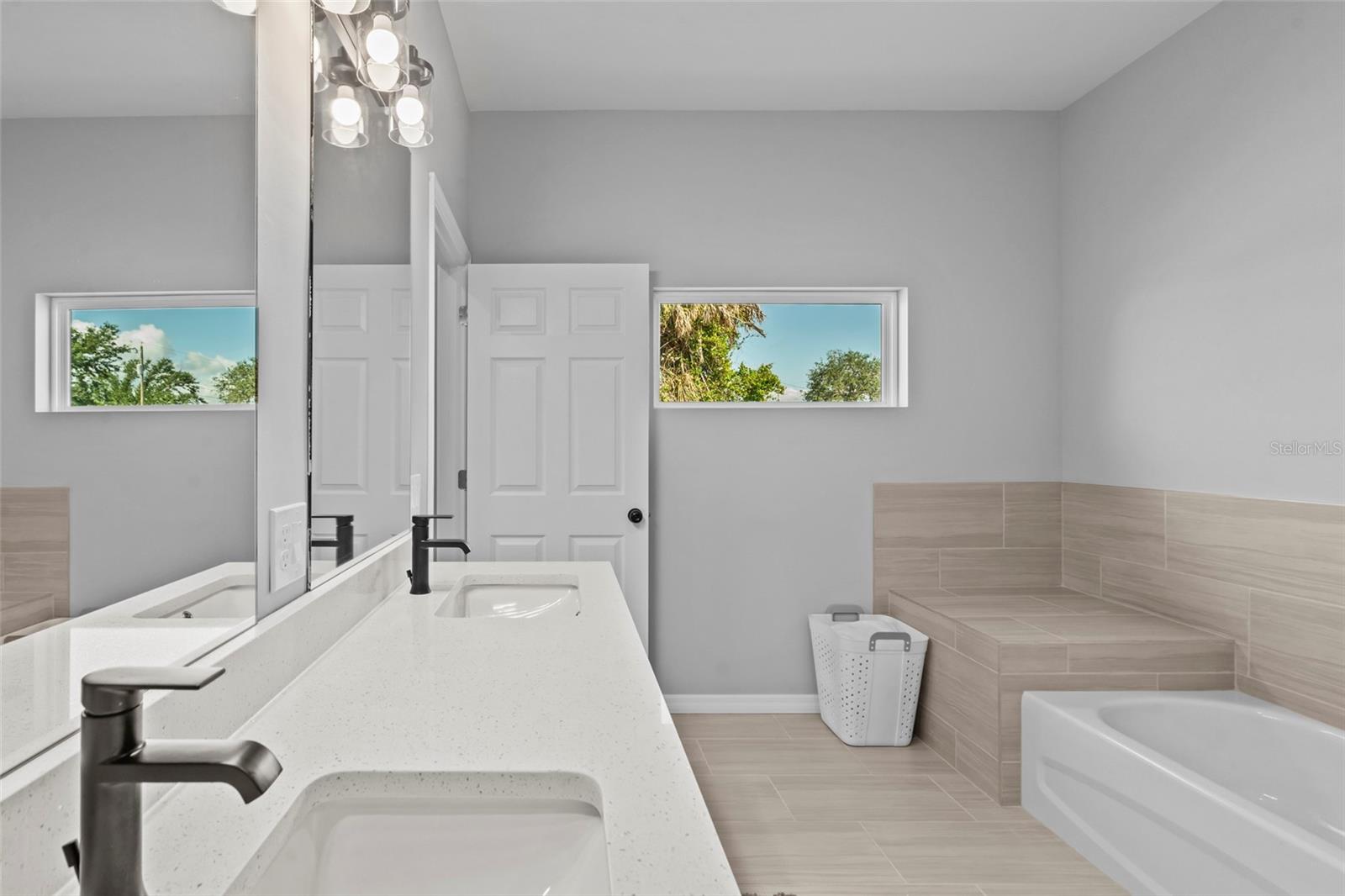 220 MARK TWAIN LN, ROTONDA WEST, FL, 33947