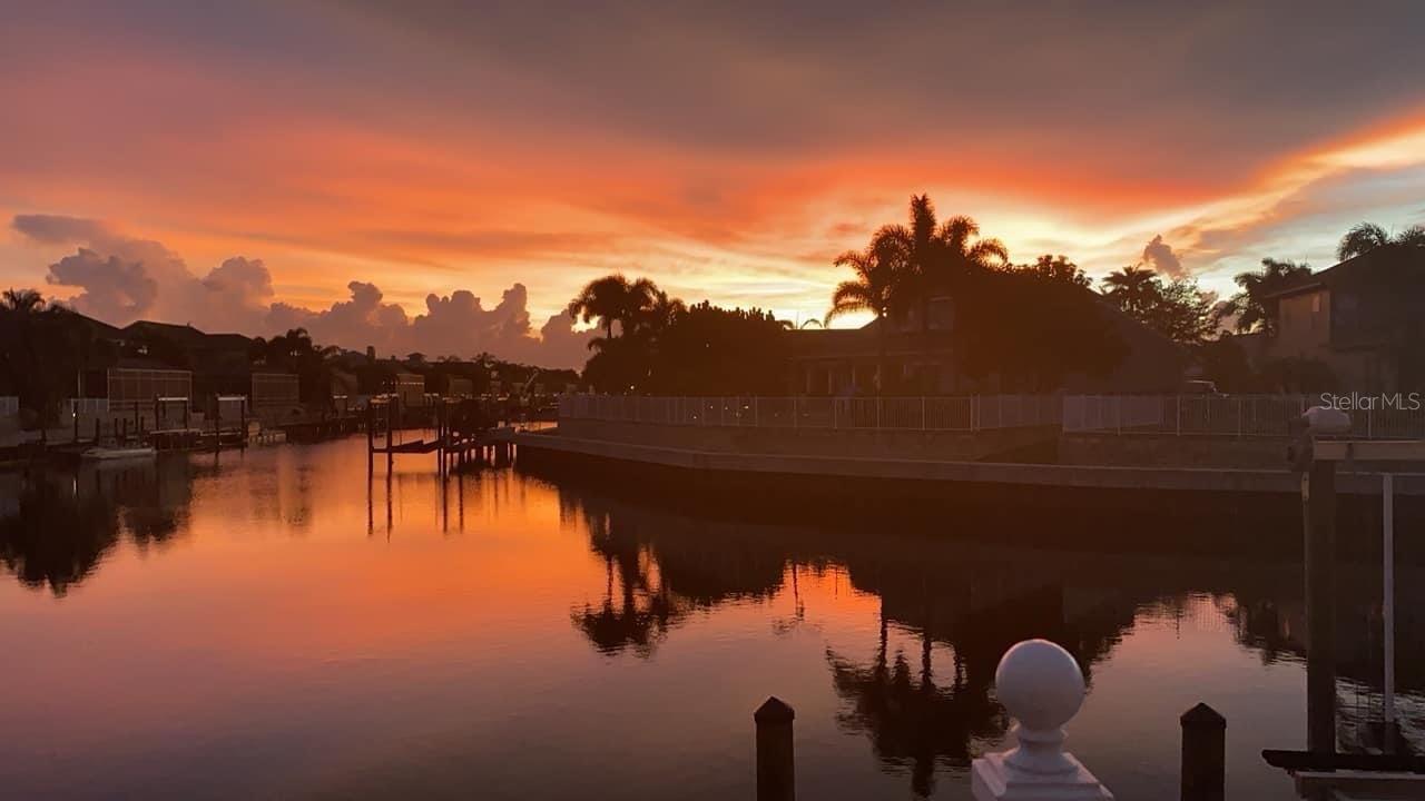 410 ISLEBAY DR, APOLLO BEACH, FL, 33572