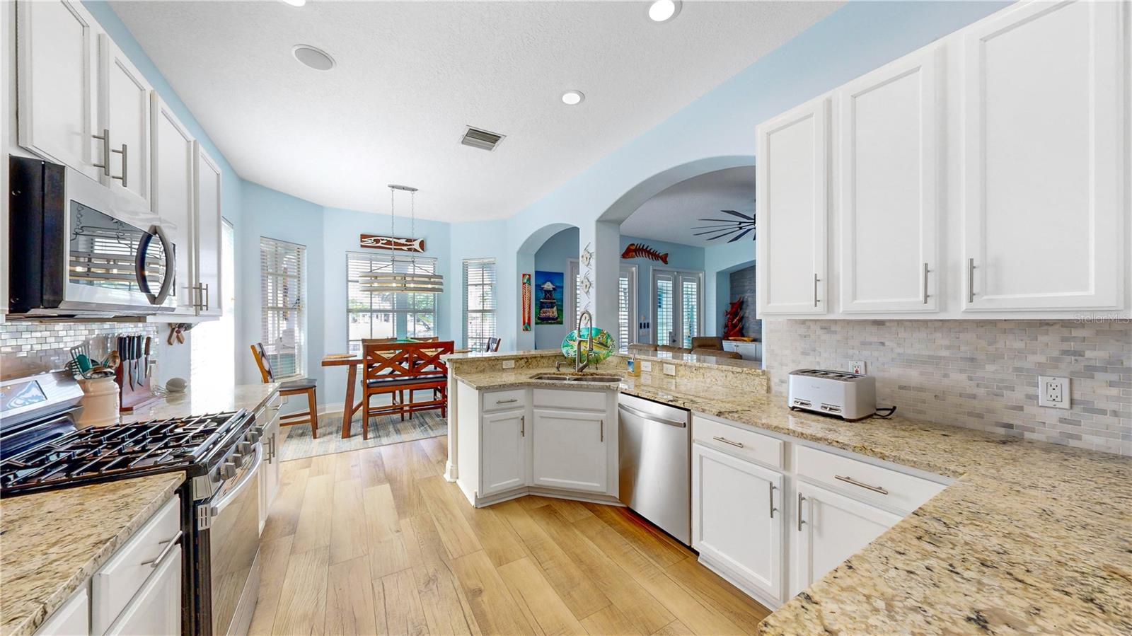 410 ISLEBAY DR, APOLLO BEACH, FL, 33572