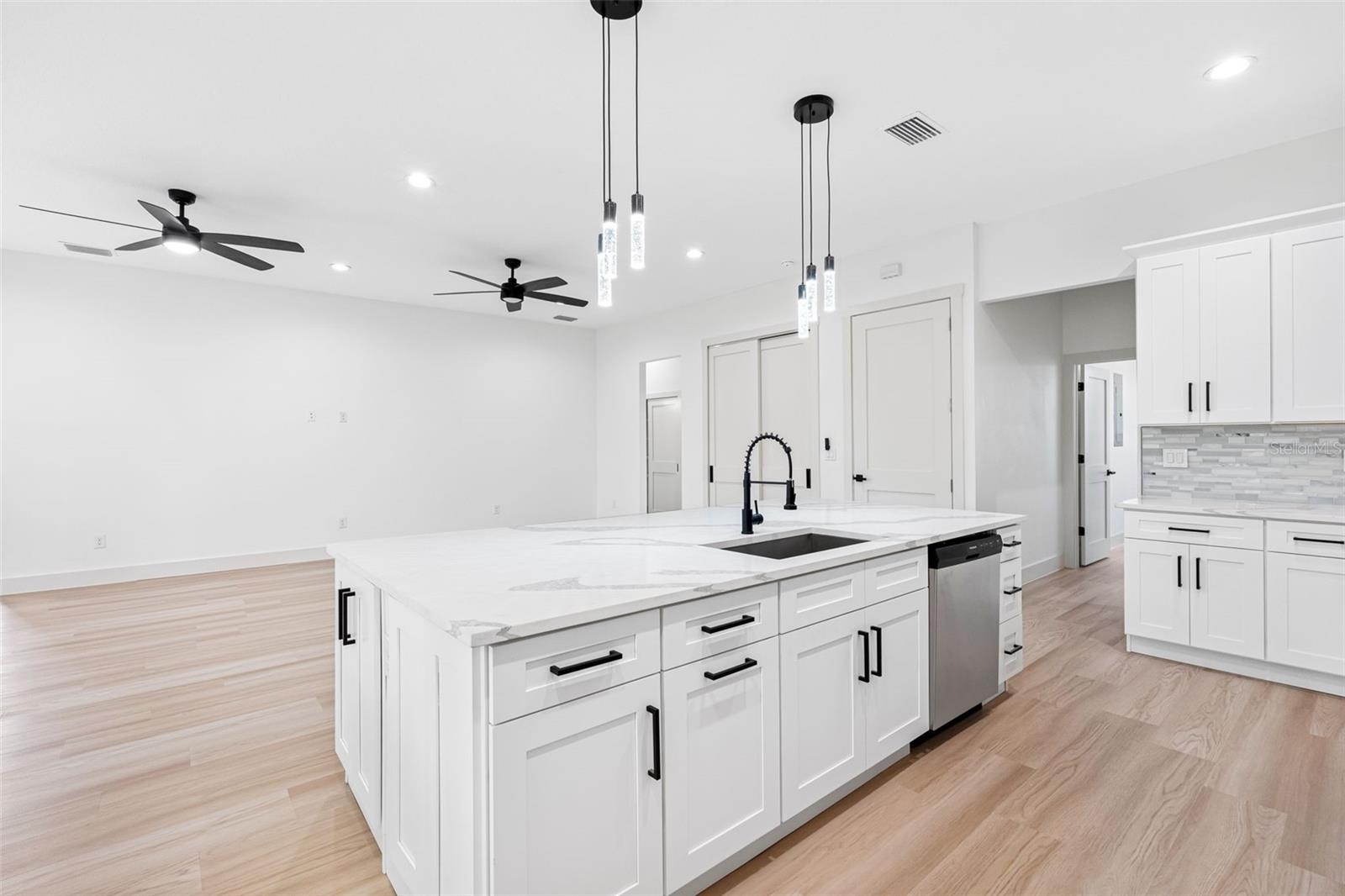 7306 EXTER WAY, TAMPA, FL, 33615