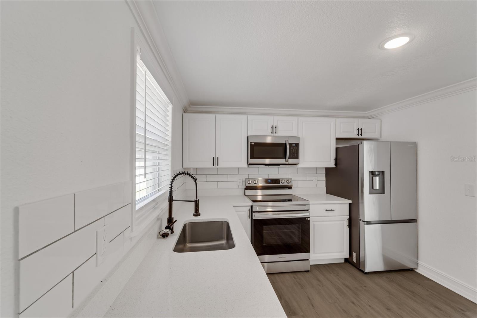 1054 W BAFFIN DR, VENICE, FL, 34293