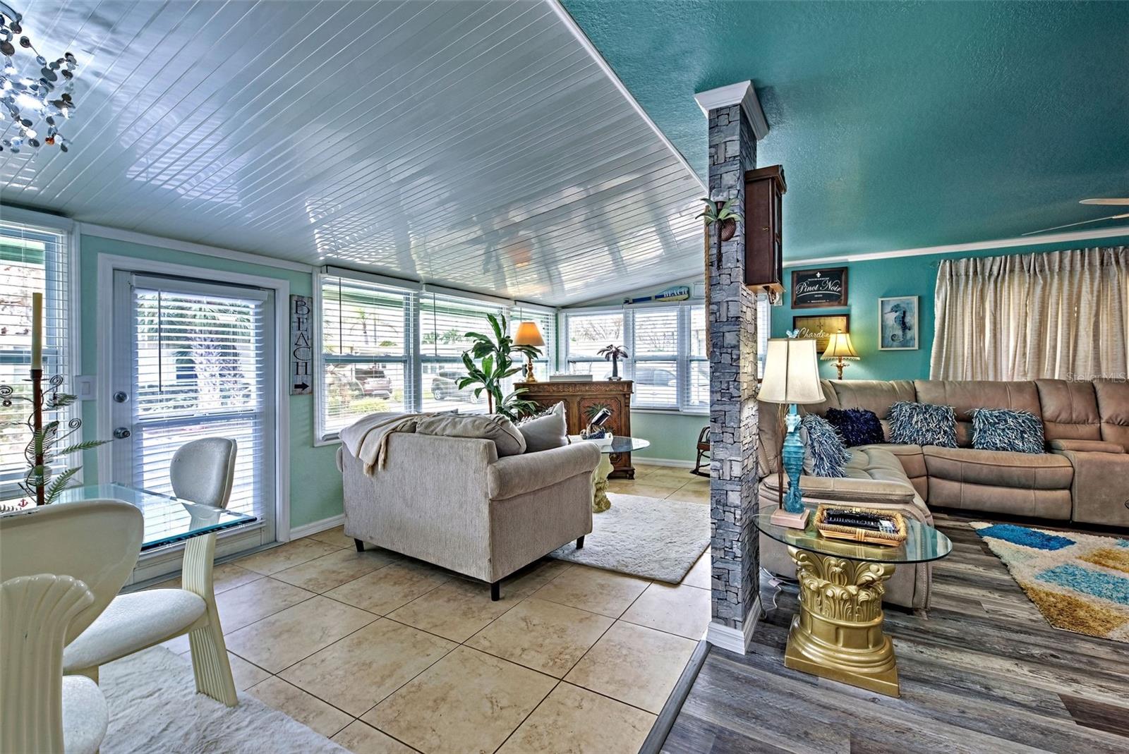 712 ROMA RD, VENICE, FL, 34285