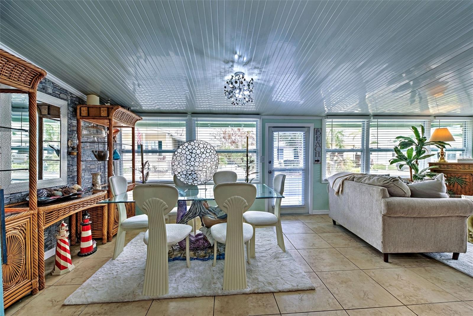 712 ROMA RD, VENICE, FL, 34285