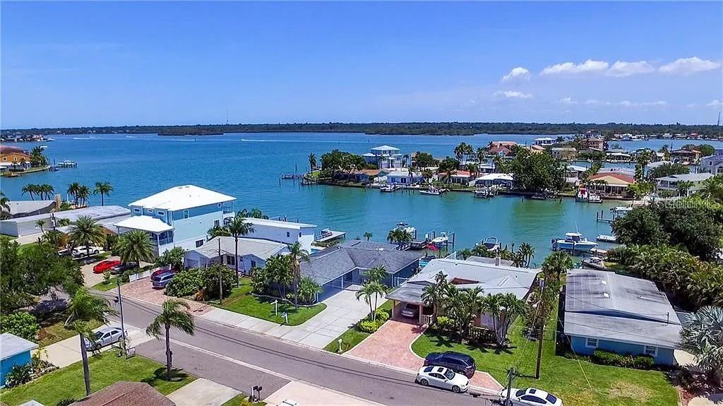 16105 4TH ST E, REDINGTON BEACH, FL, 33708