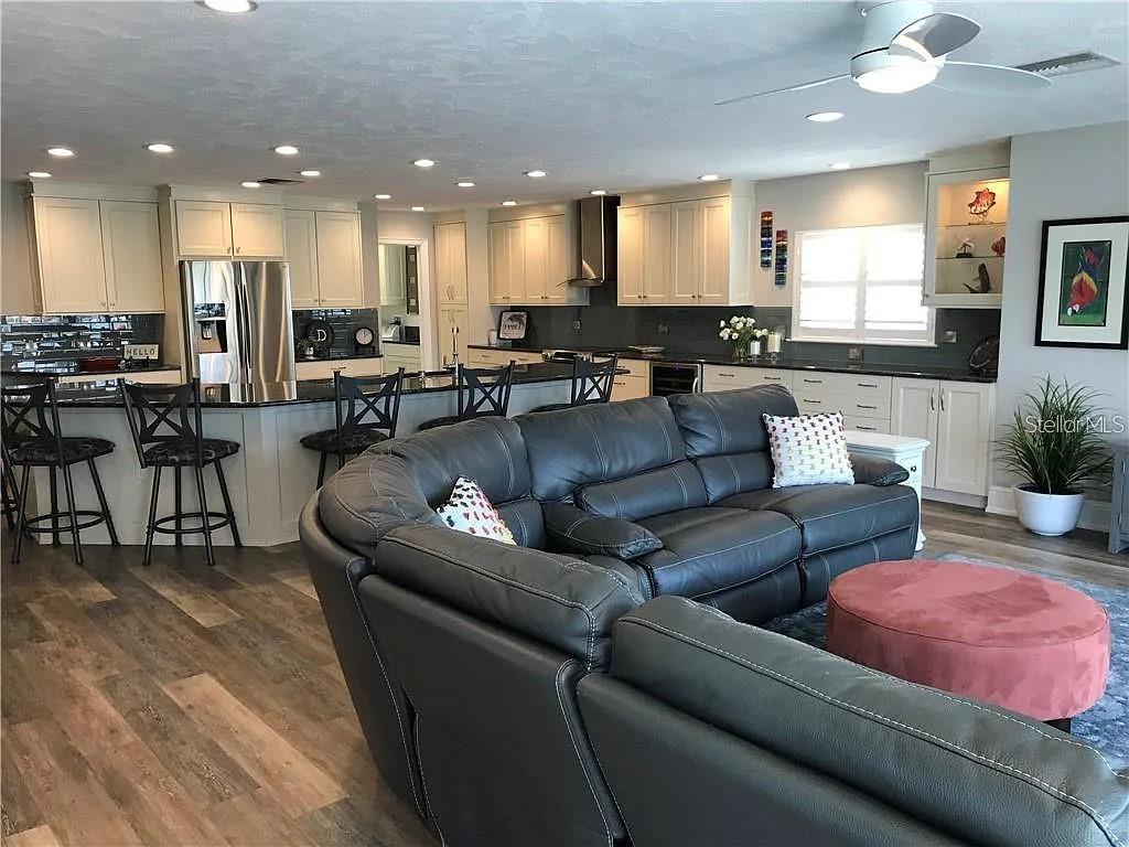 16105 4TH ST E, REDINGTON BEACH, FL, 33708
