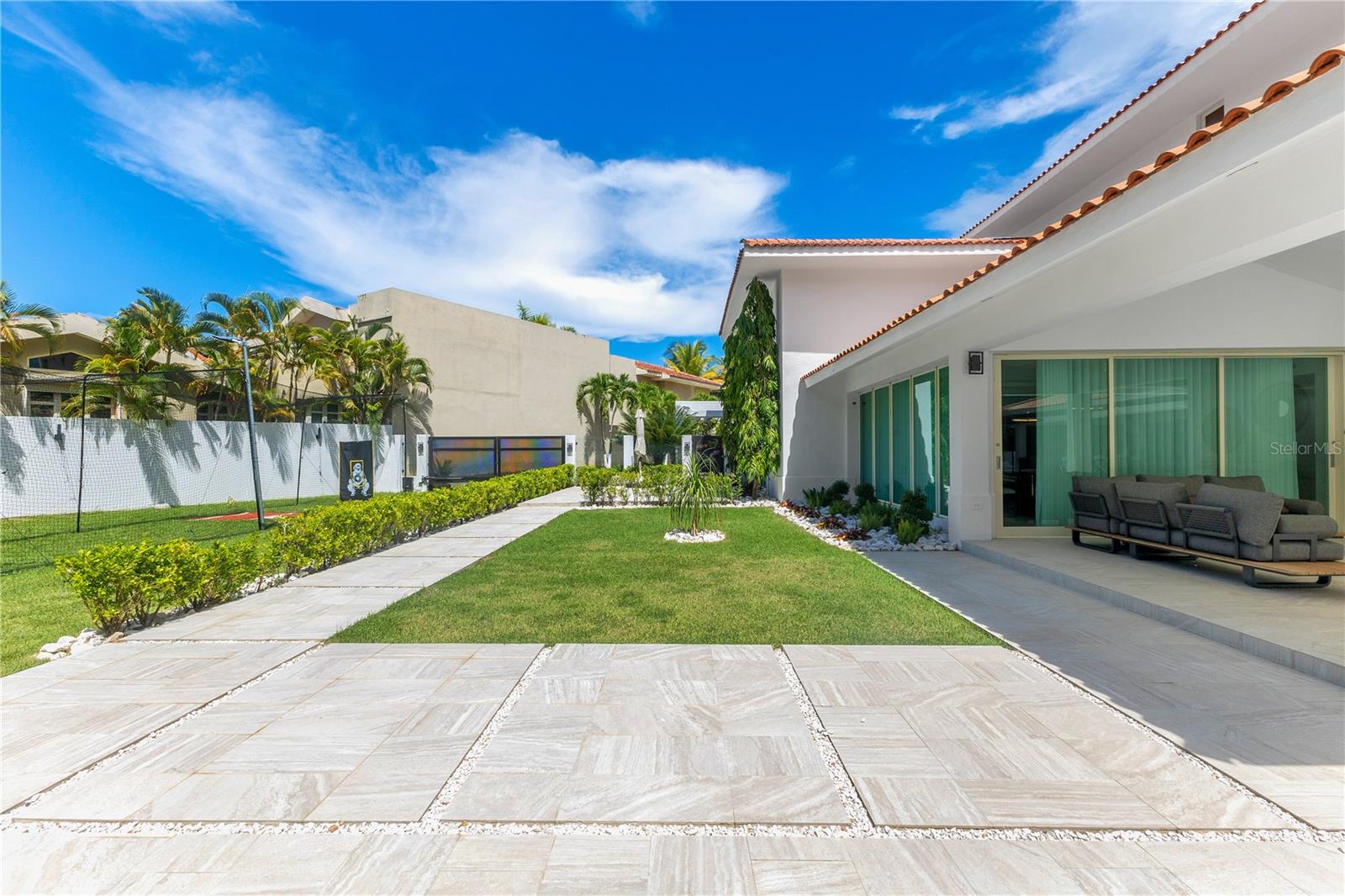 PR9109565 Property Photo