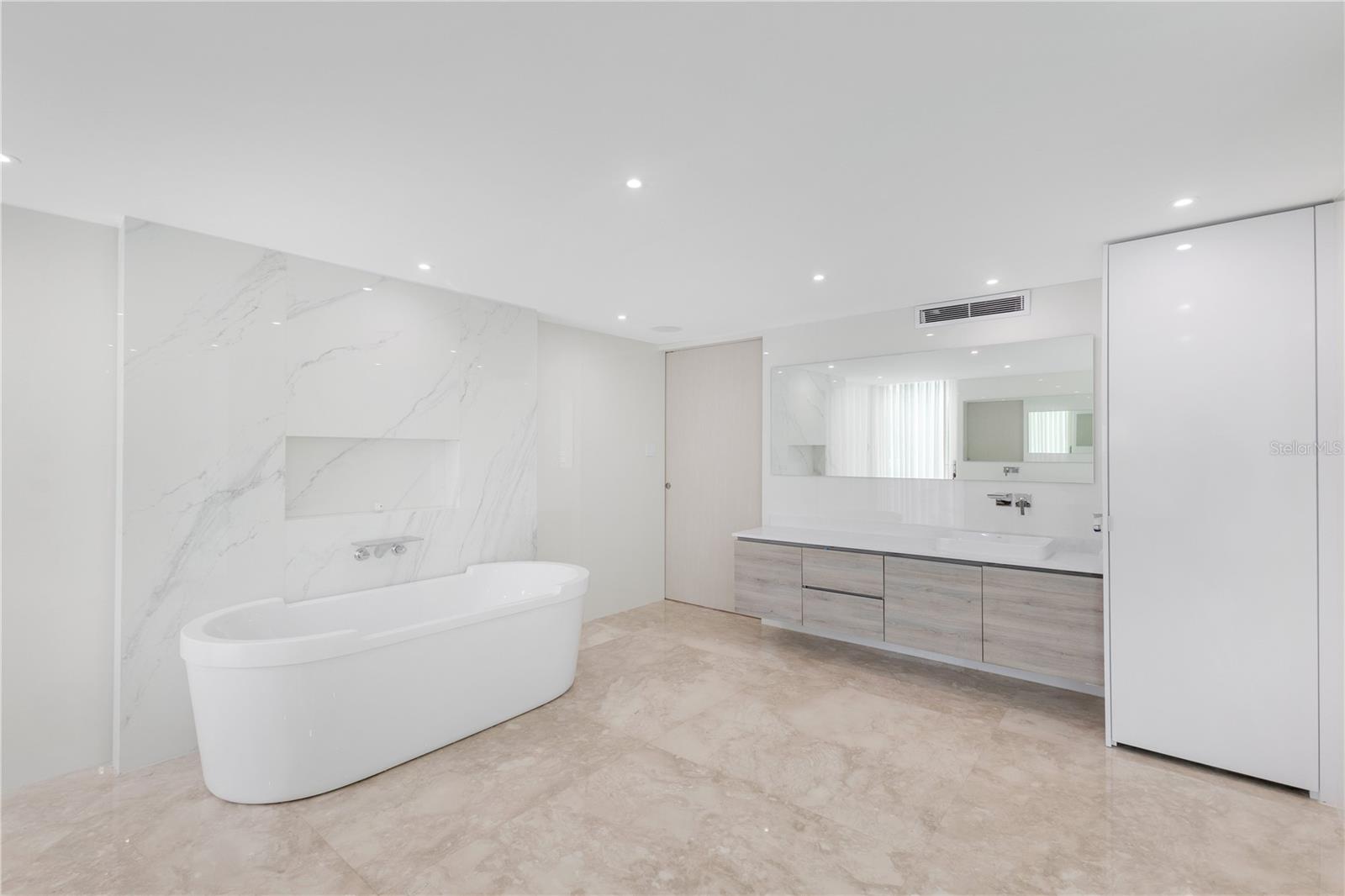 PR9109565 Property Photo