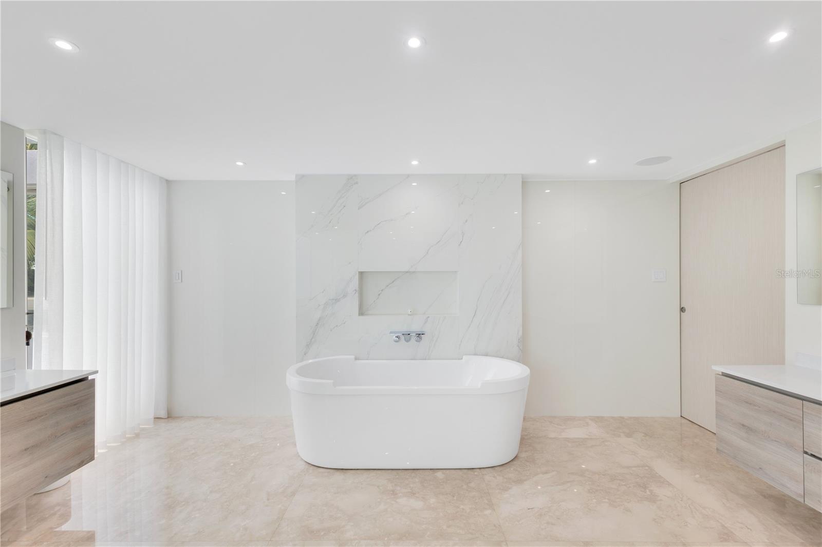 PR9109565 Property Photo