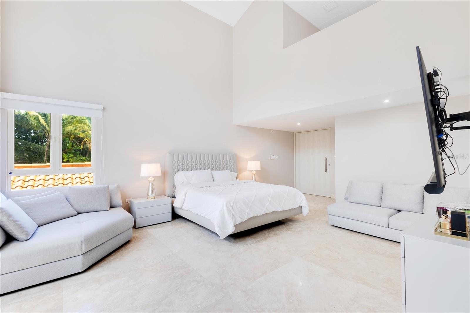 PR9109565 Property Photo