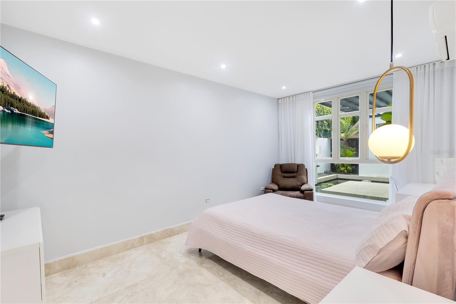 PR9109565 Property Photo