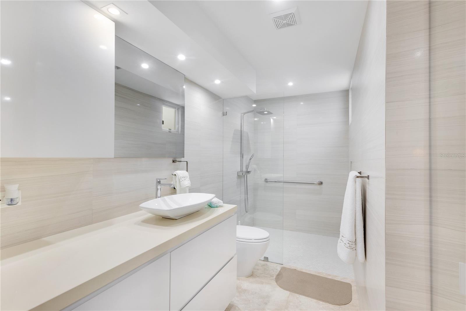 PR9109565 Property Photo