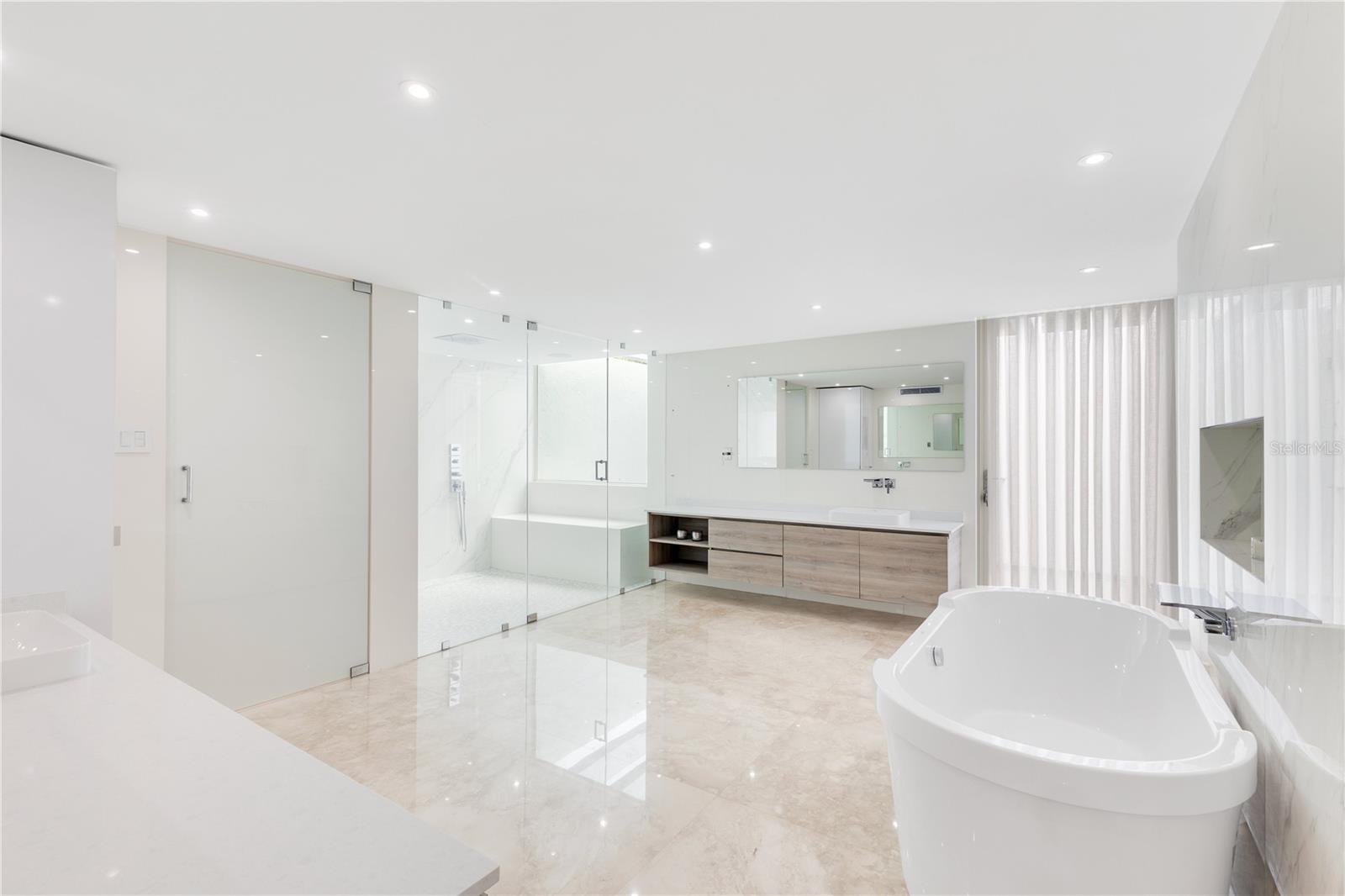 PR9109565 Property Photo