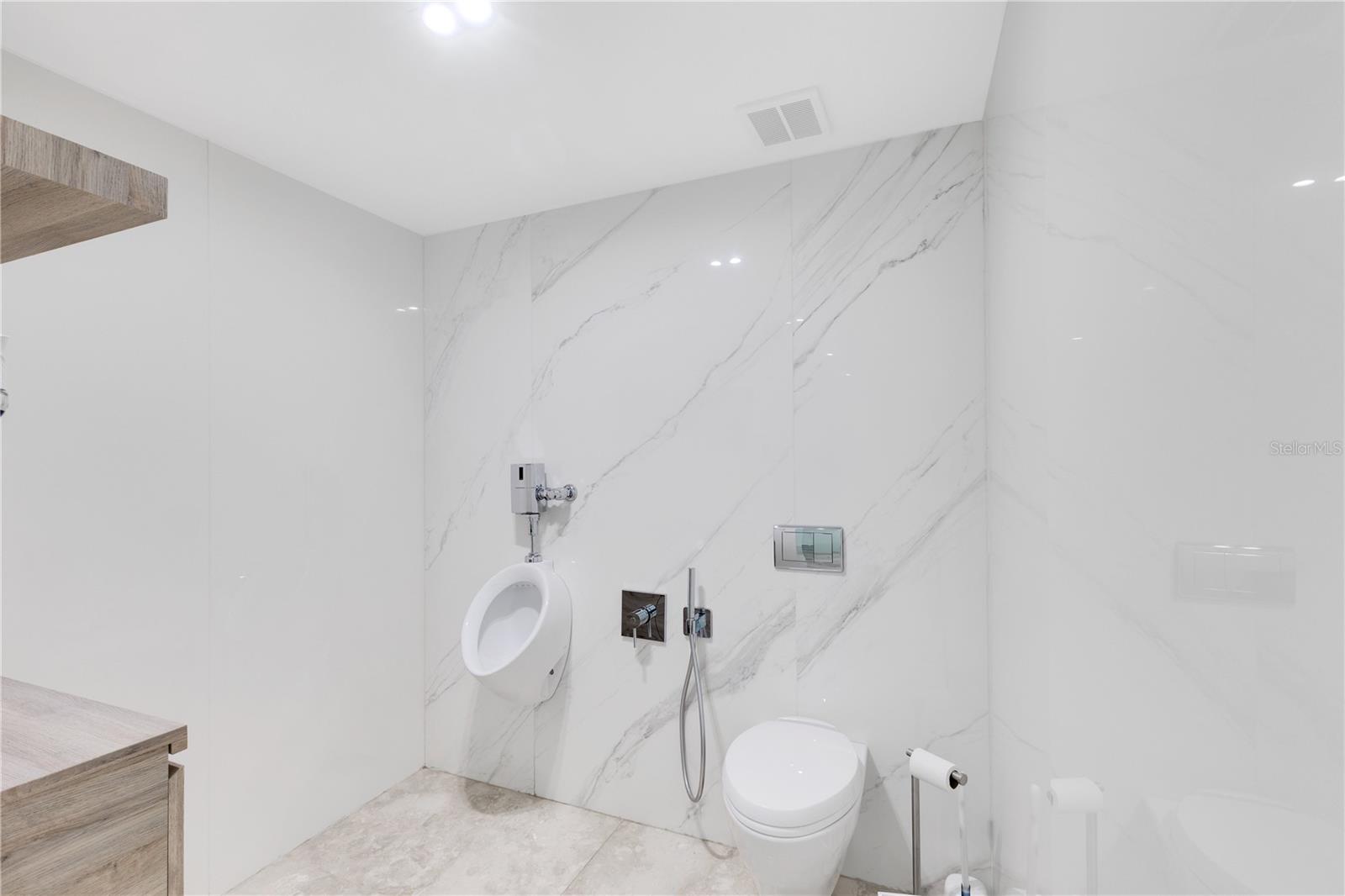 PR9109565 Property Photo