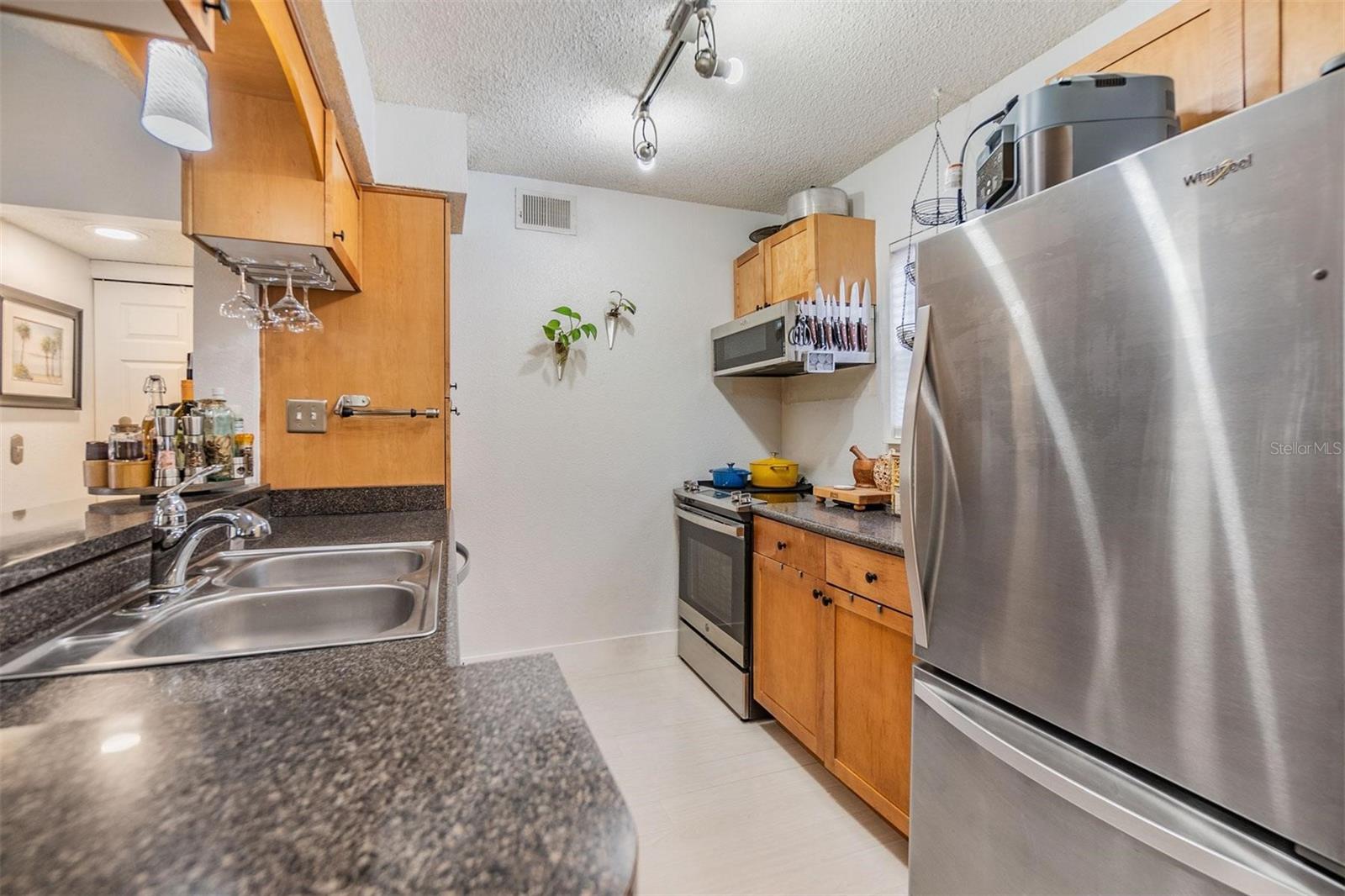 2500 WINDING CREEK BLVD #D204, CLEARWATER, FL, 33761