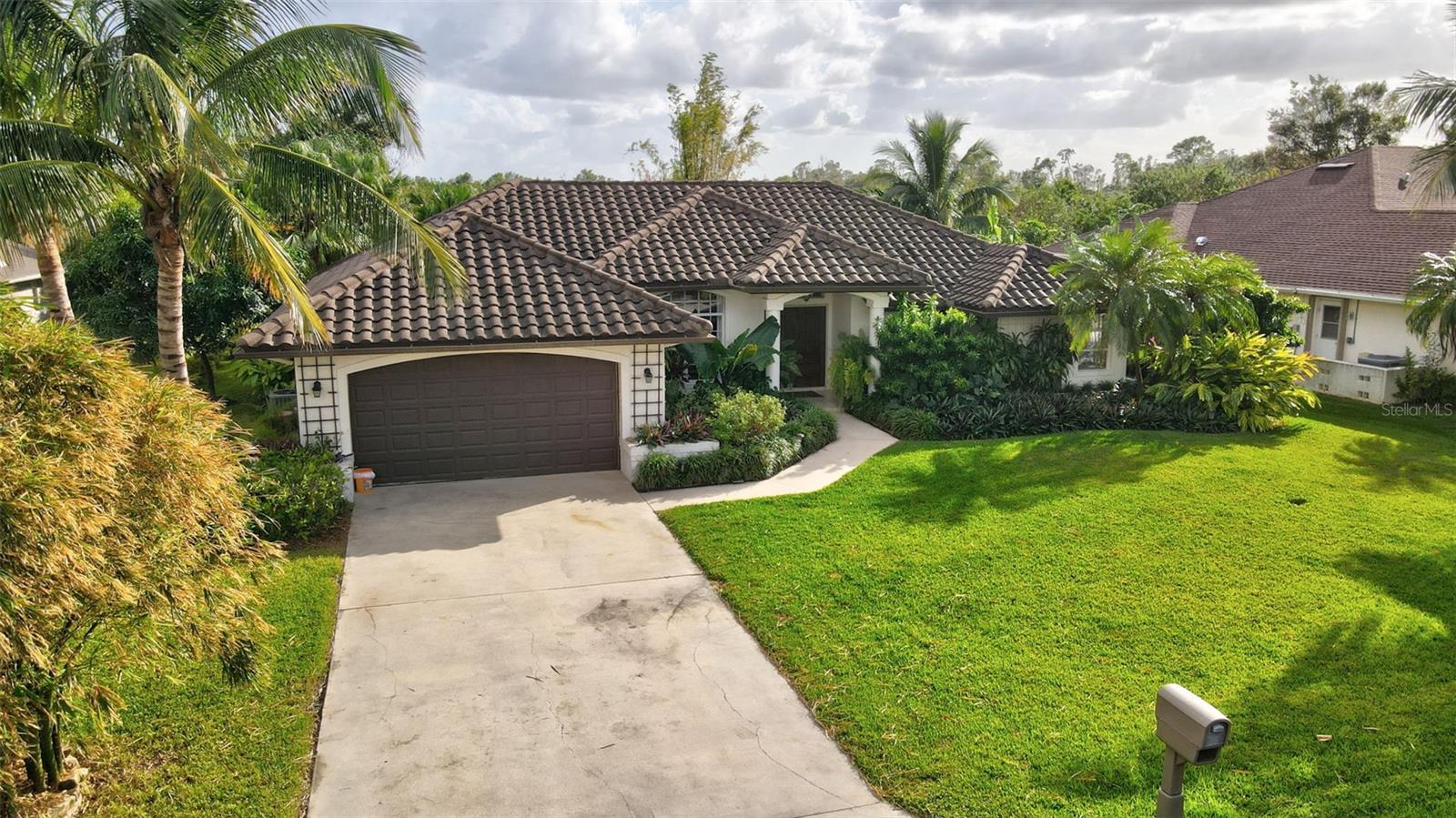6703 WILLOW LAKE CIR, FORT MYERS, FL, 33966