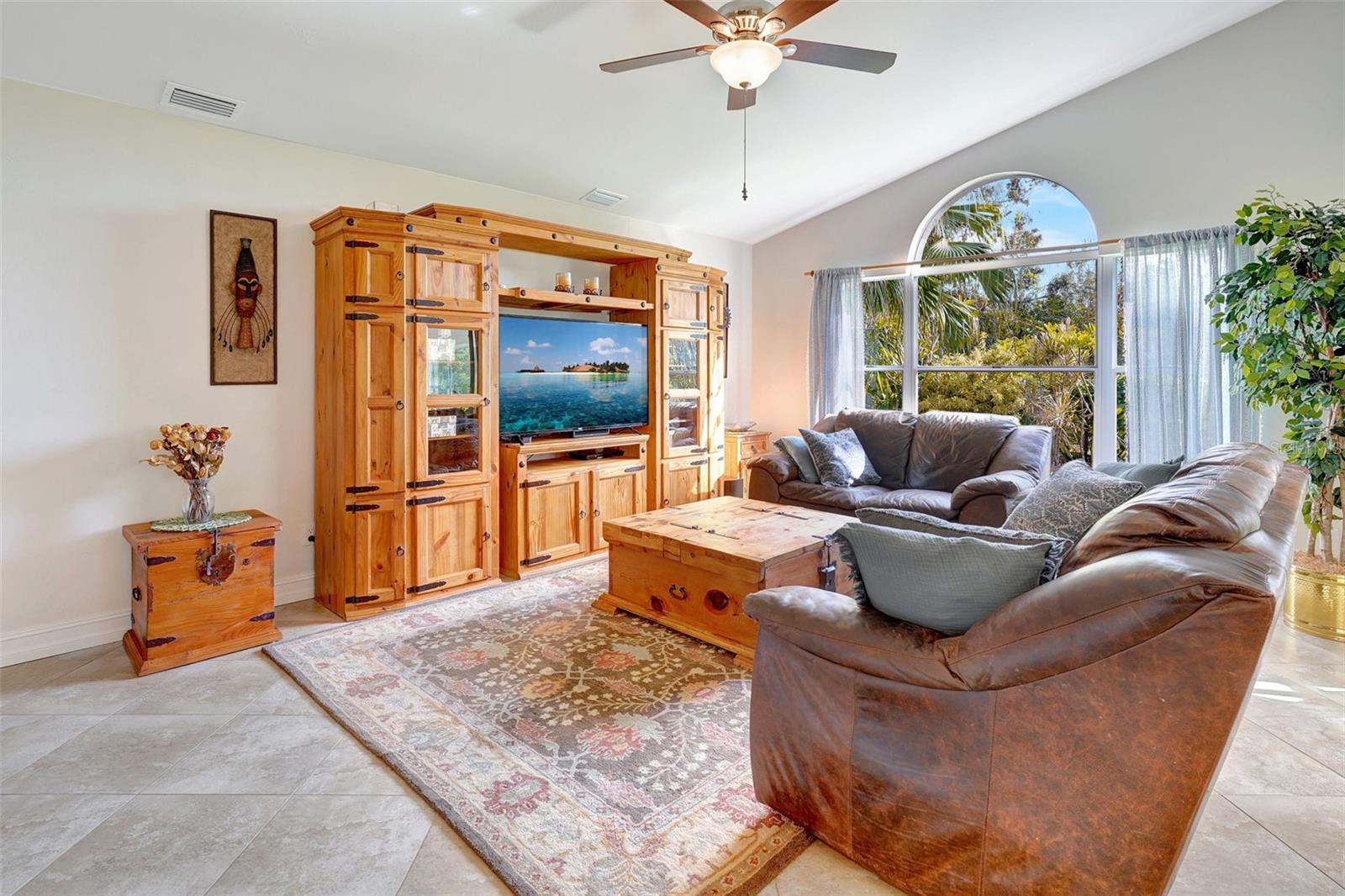 6703 WILLOW LAKE CIR, FORT MYERS, FL, 33966