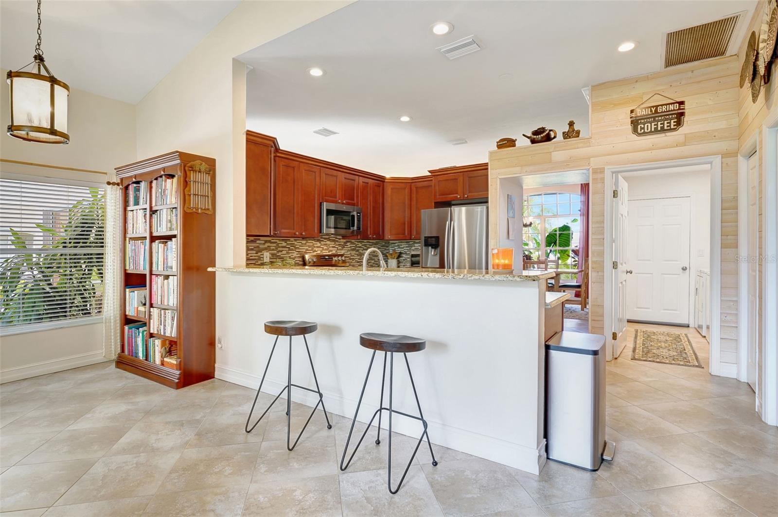 6703 WILLOW LAKE CIR, FORT MYERS, FL, 33966