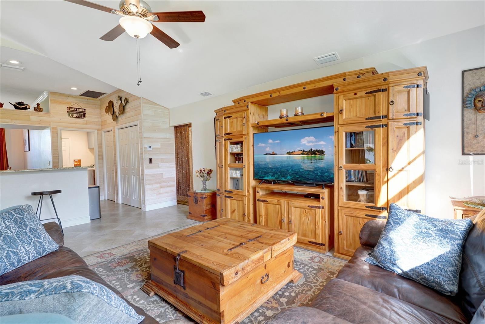 6703 WILLOW LAKE CIR, FORT MYERS, FL, 33966