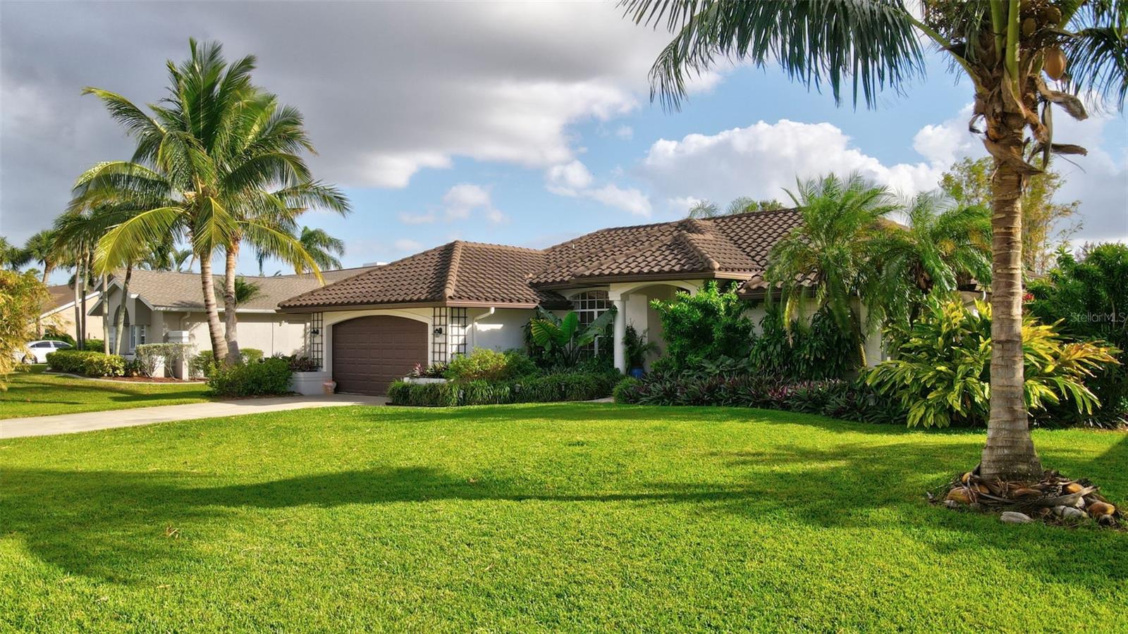 6703 WILLOW LAKE CIR, FORT MYERS, FL, 33966