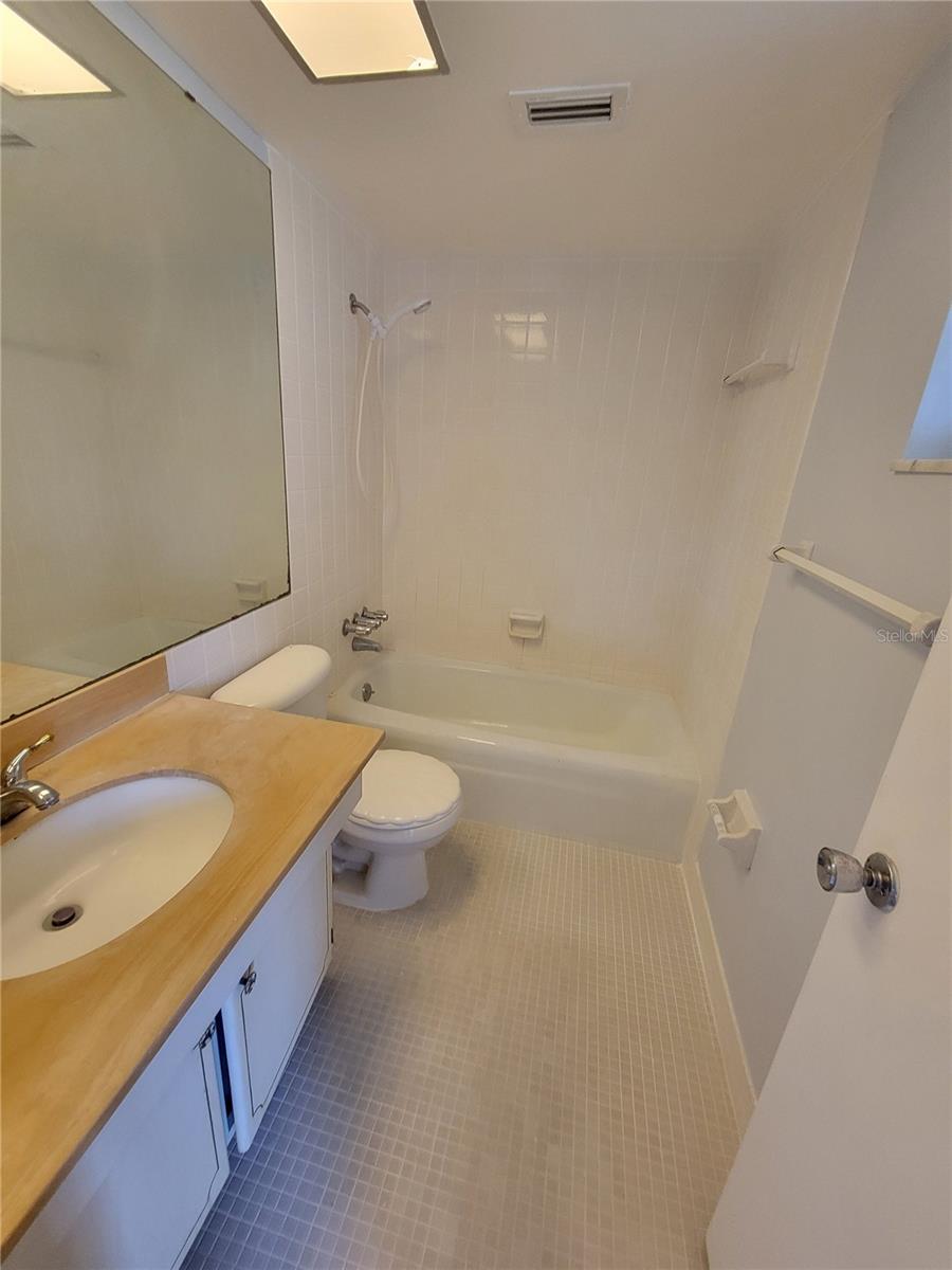 1001 77TH AVE N #104, ST PETERSBURG, FL, 33702
