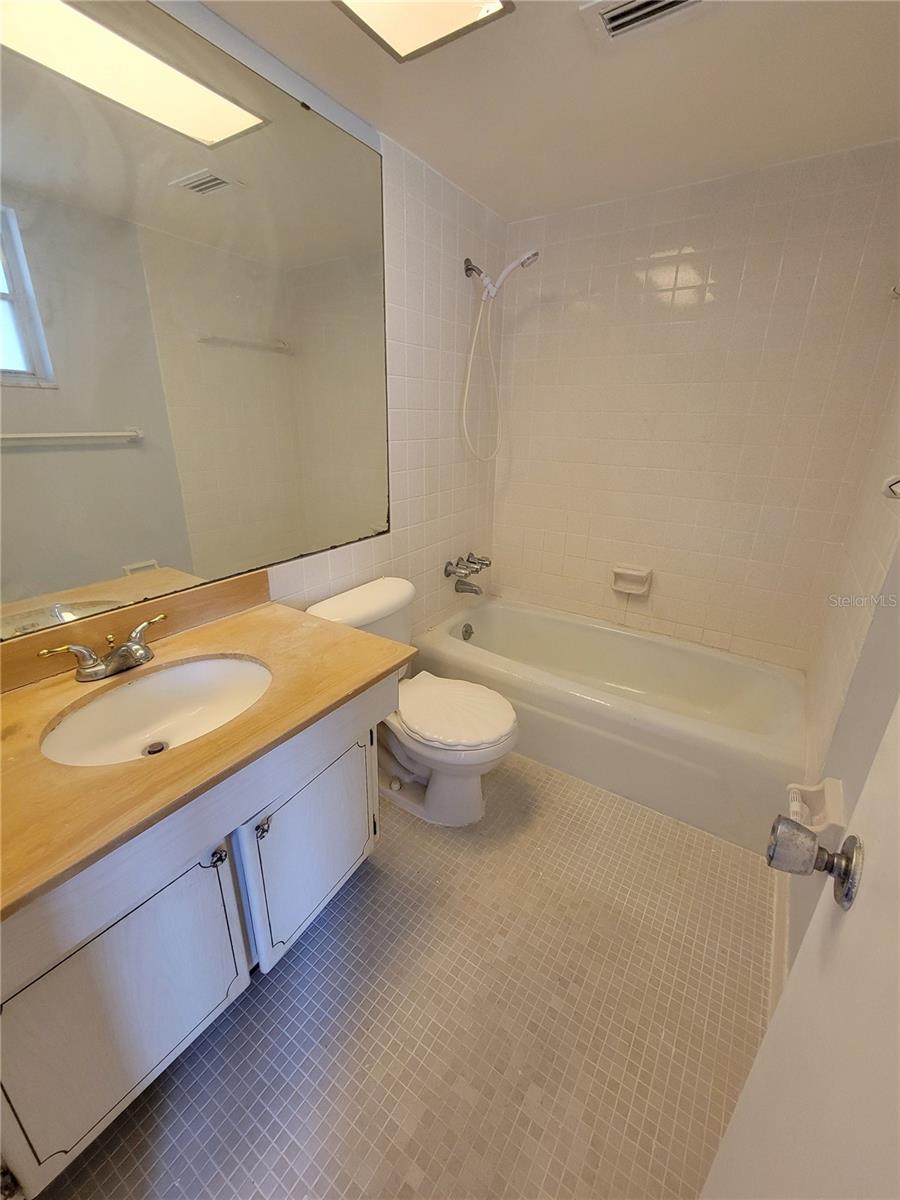 1001 77TH AVE N #104, ST PETERSBURG, FL, 33702