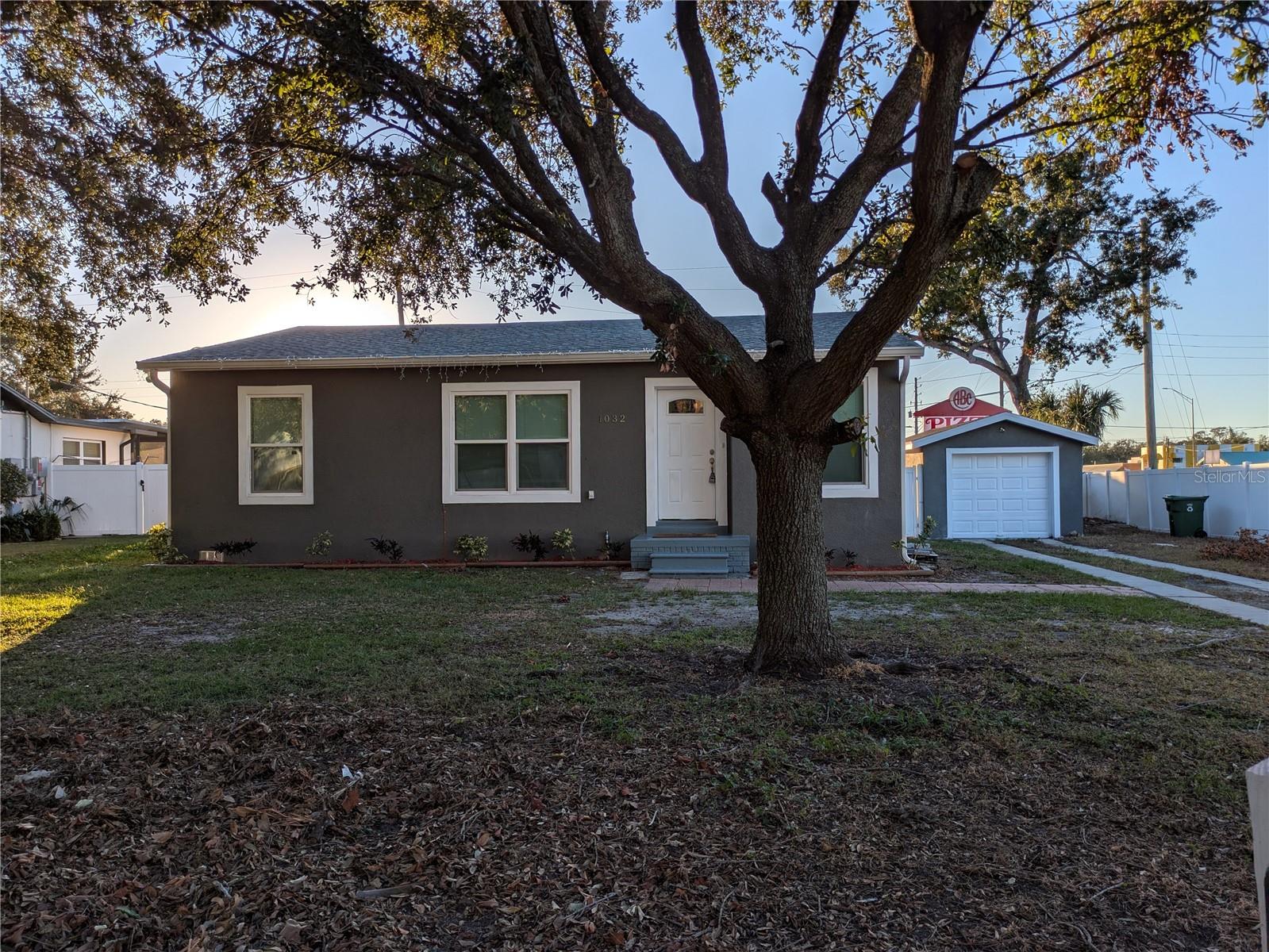 1032 W BERRY AVE, TAMPA, FL, 33603