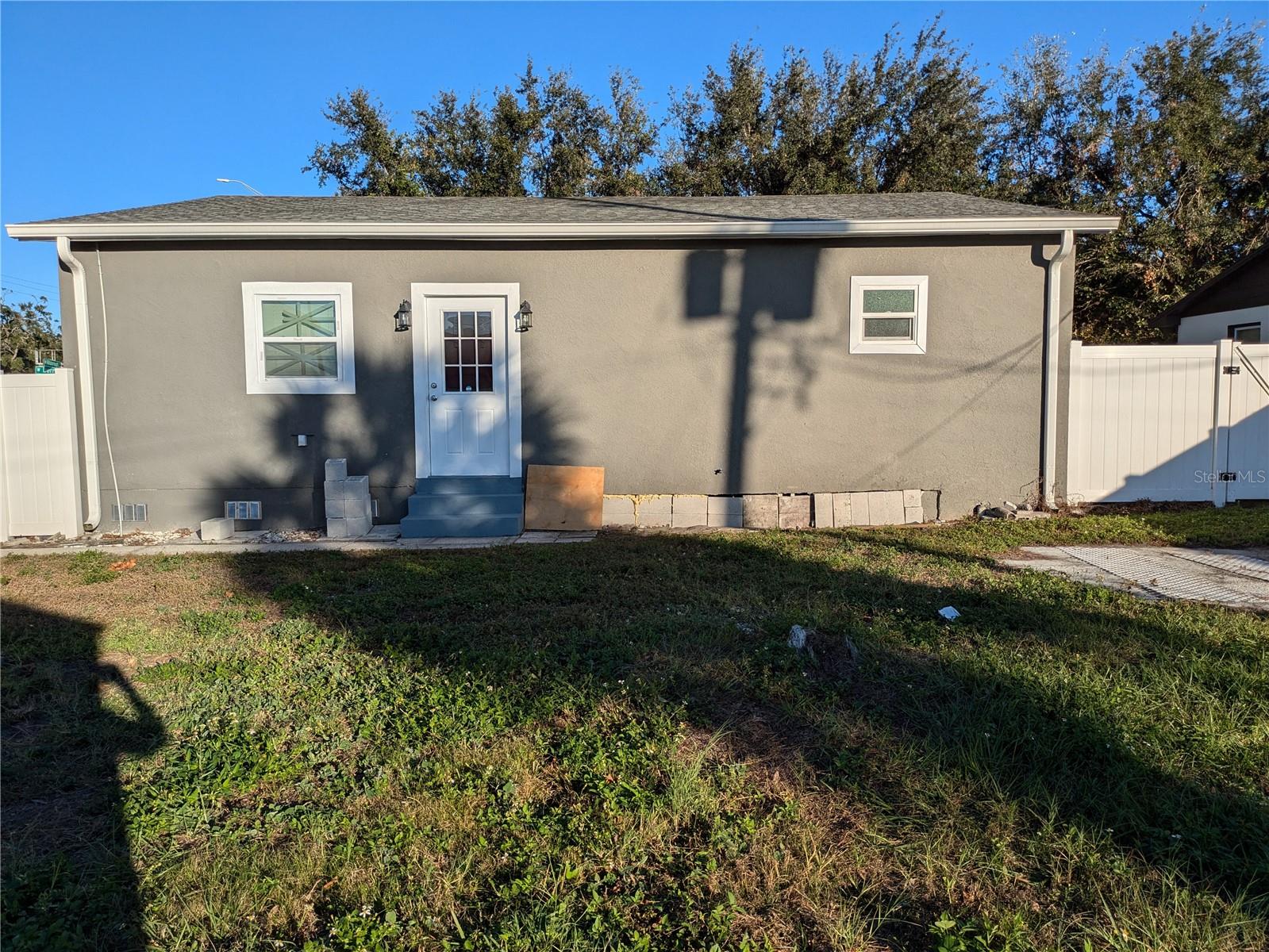 1032 W BERRY AVE, TAMPA, FL, 33603