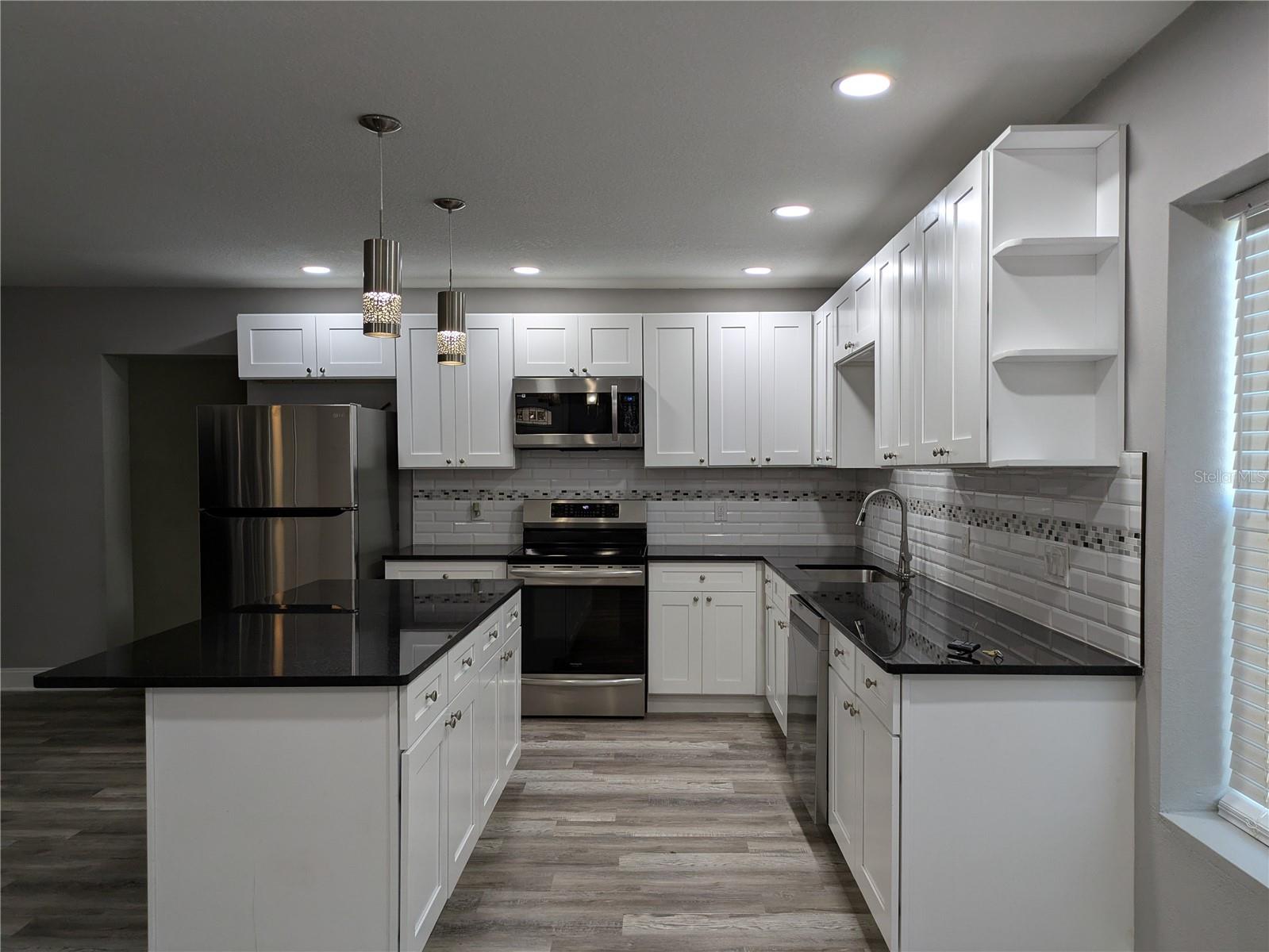 1032 W BERRY AVE, TAMPA, FL, 33603