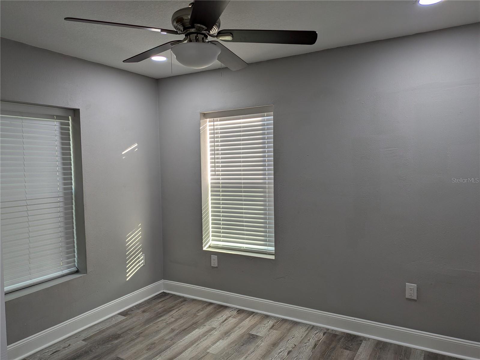 1032 W BERRY AVE, TAMPA, FL, 33603