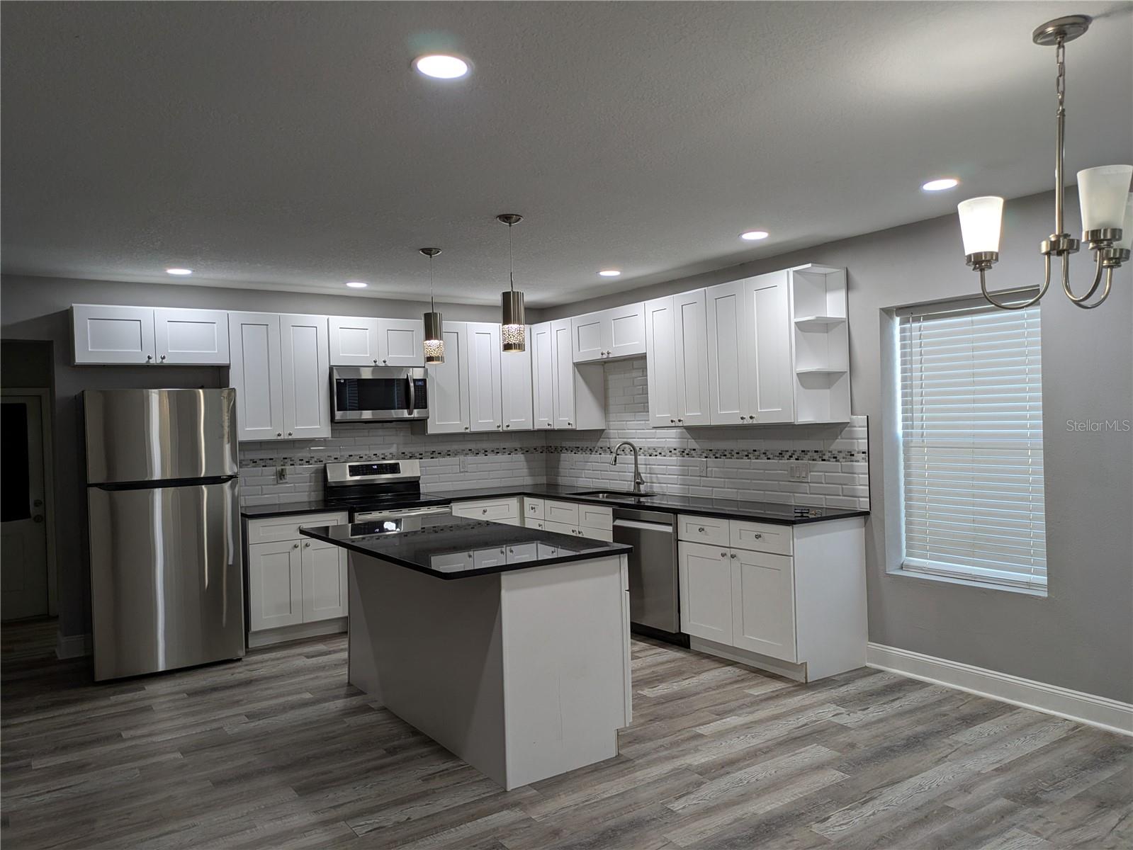 1032 W BERRY AVE, TAMPA, FL, 33603