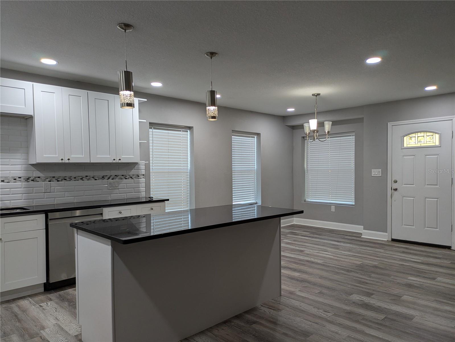 1032 W BERRY AVE, TAMPA, FL, 33603