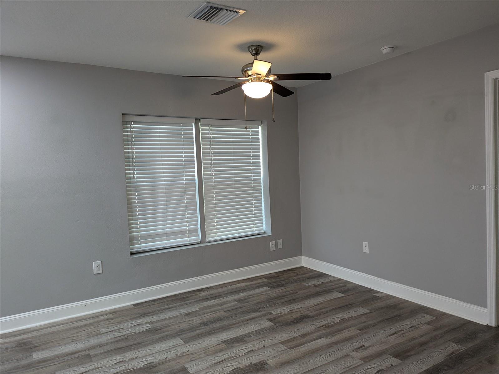 1032 W BERRY AVE, TAMPA, FL, 33603