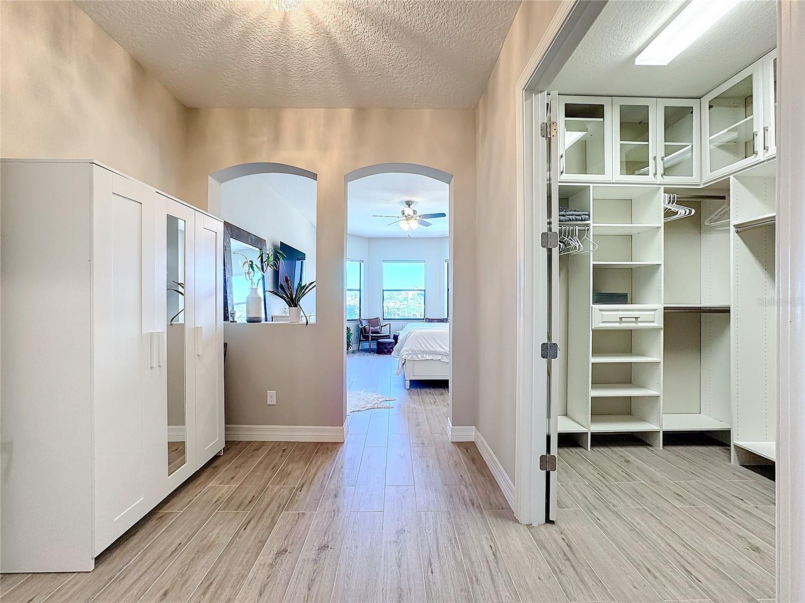 949 SYMPHONY ISLES BLVD, APOLLO BEACH, FL, 33572
