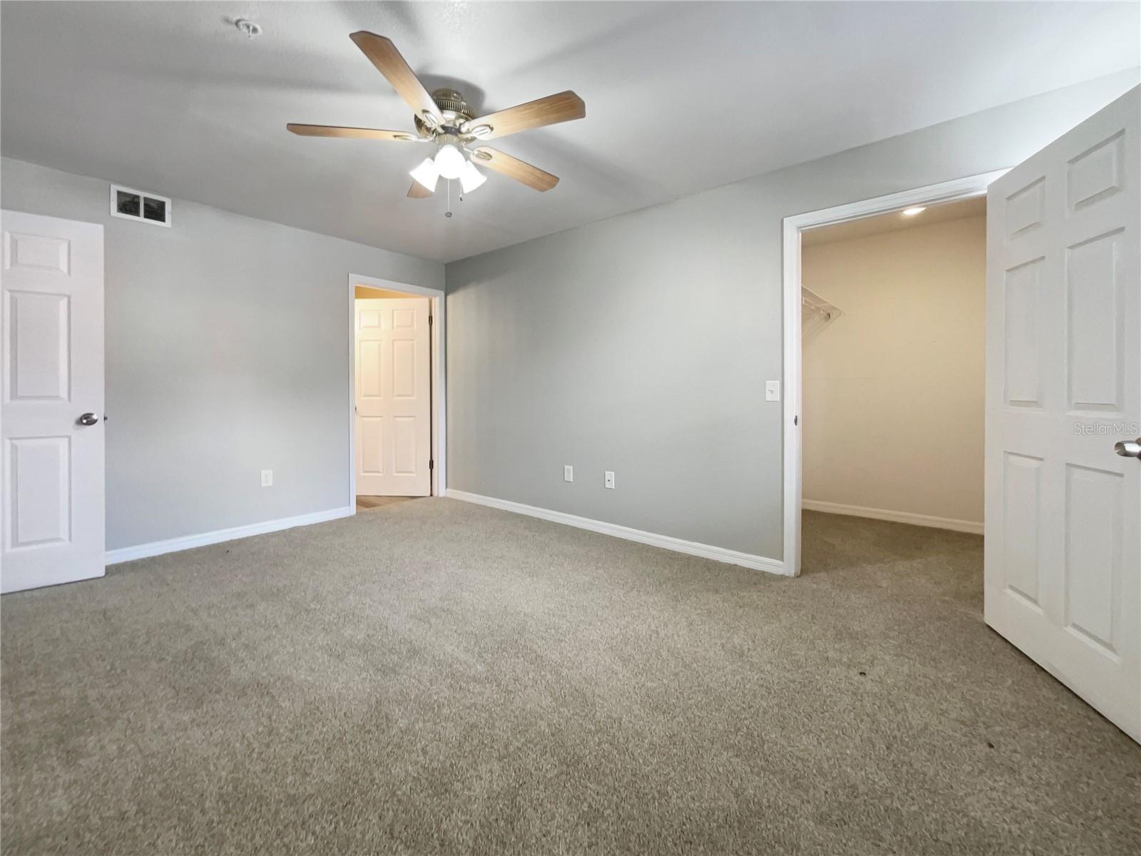 2400 FEATHER SOUND DR #211, CLEARWATER, FL, 33762