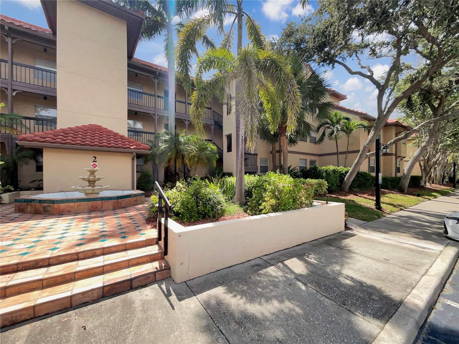 2400 FEATHER SOUND DR #211, CLEARWATER, FL, 33762