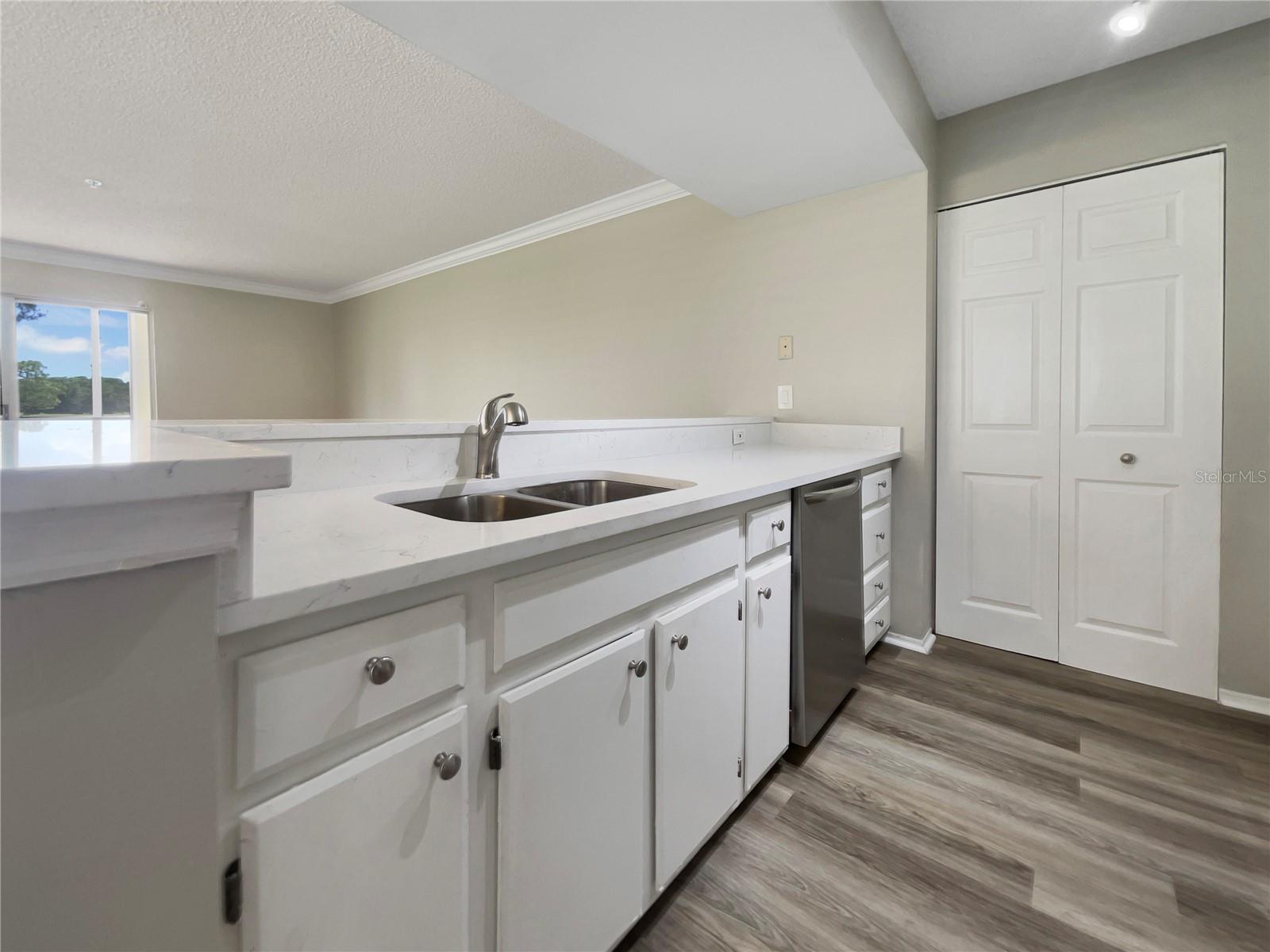 2400 FEATHER SOUND DR #211, CLEARWATER, FL, 33762